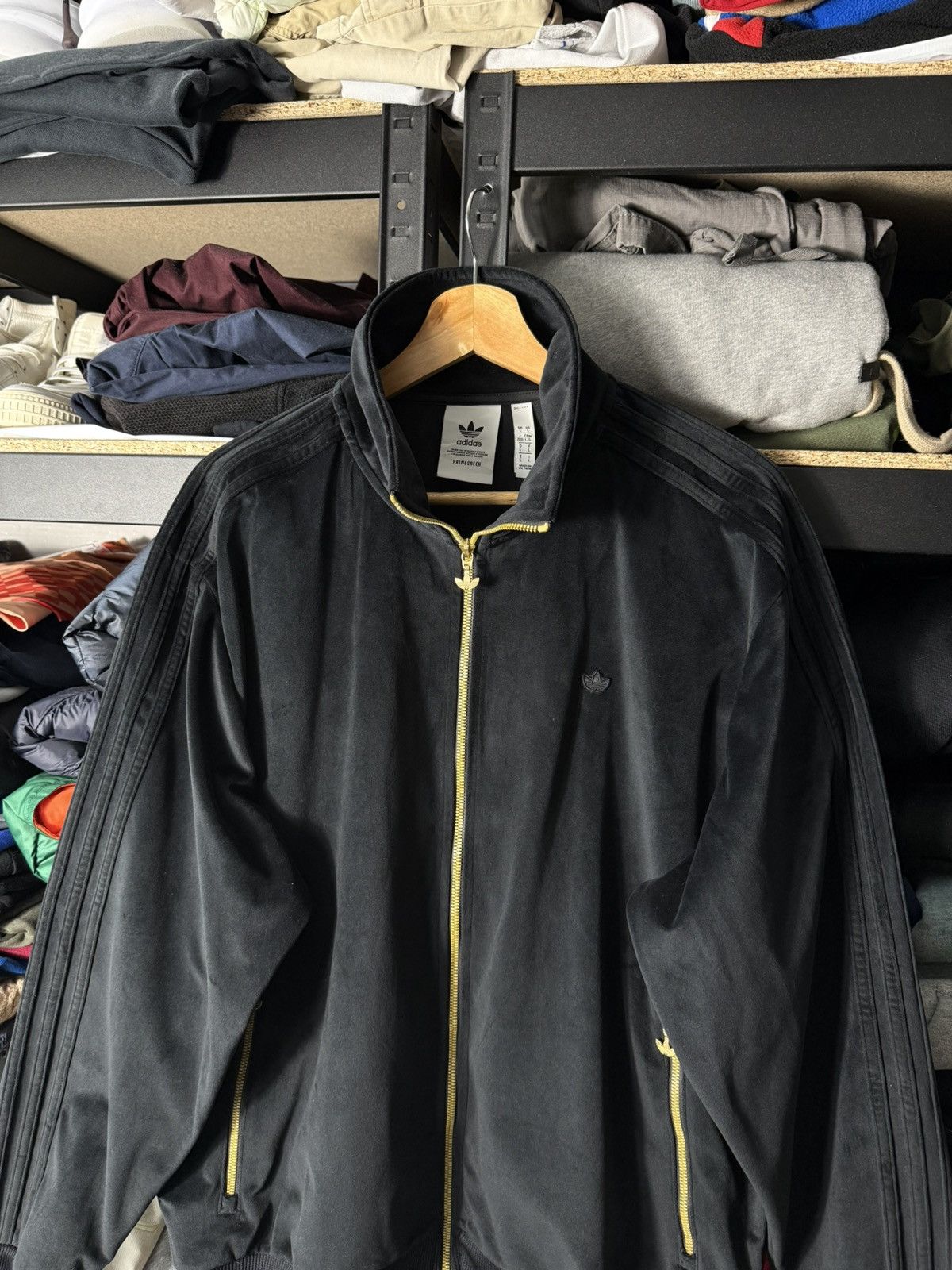 Adidas Adidas Luxe Velour Firebird Track Jacket Black Gold Zip L Size US L / EU 52-54 / 3 - 3 Thumbnail