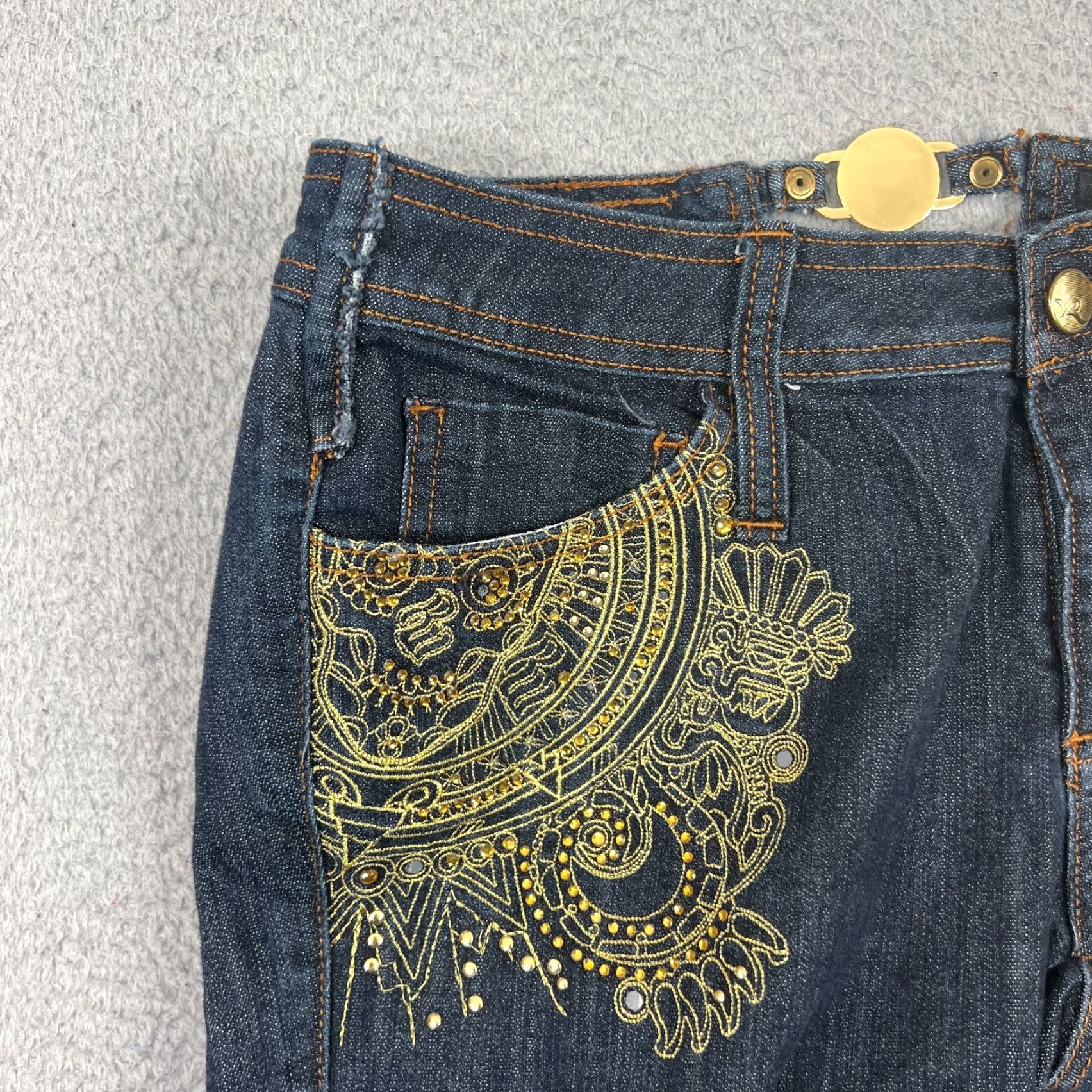 Rocawear Rocawear Jeans Womens 11 Blue Y2K Floral Embroidered Hip Hop Skull Size 32" / US 10 / IT 46 - 7 Thumbnail