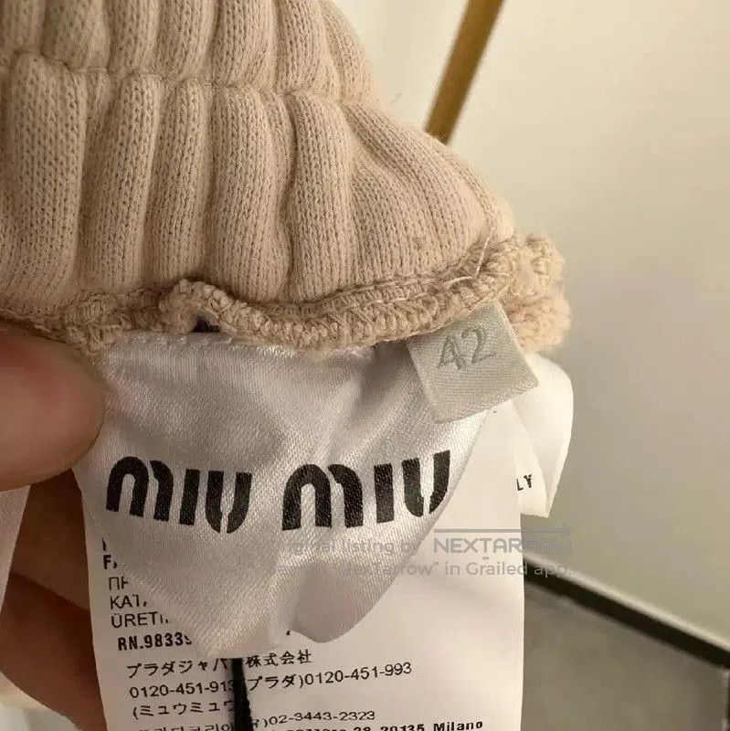 Miu Miu Miu Miu Beige Polyester Ladies' Shorts . Size 24" / US 00 / IT 34 - 5 Thumbnail