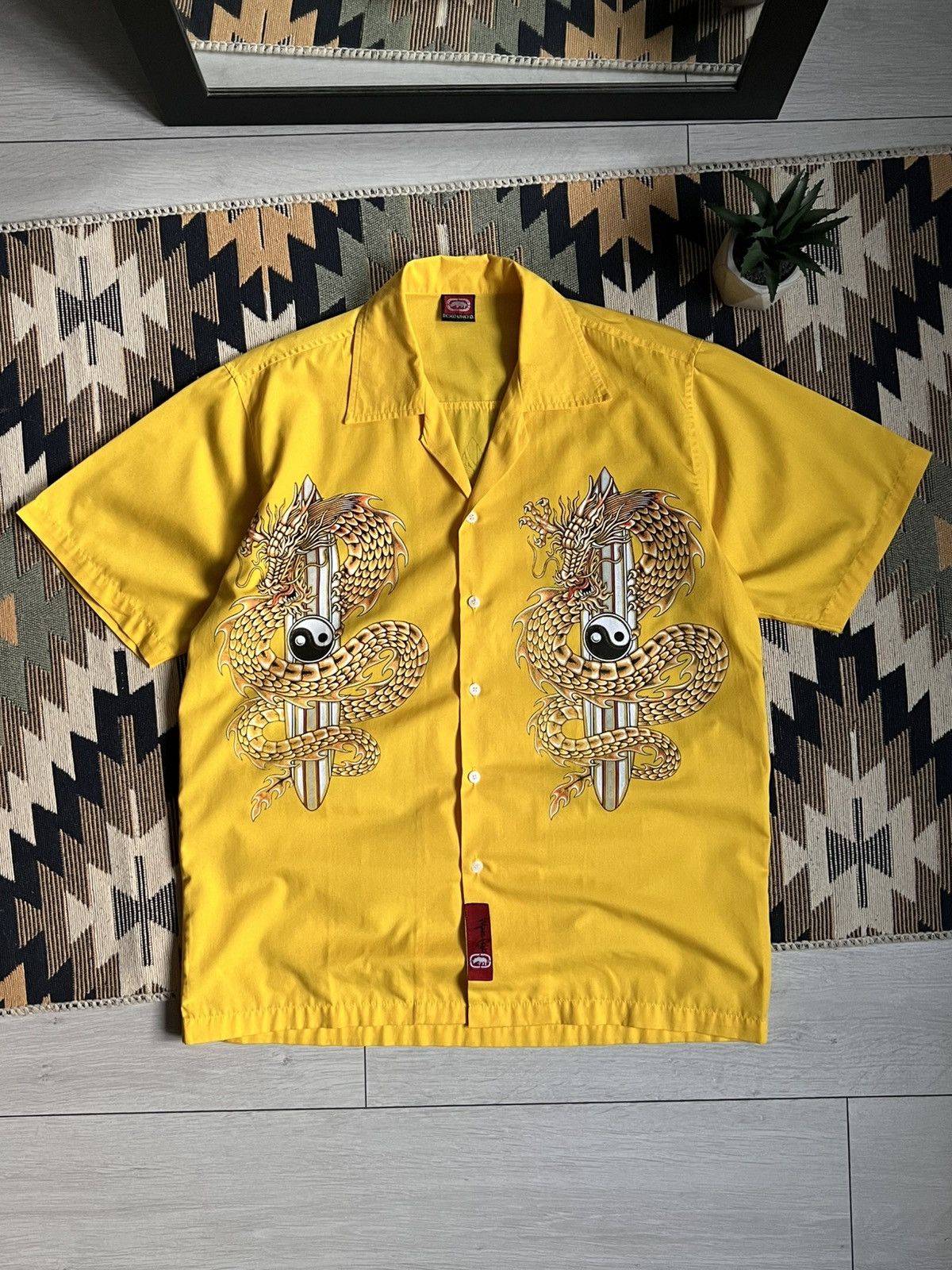 Ecko Unltd. Eckō Unltd. Vintage Dragon Japan Print Short Sleeve Shirt Size US XL / EU 56 / 4 - 1 Thumbnail