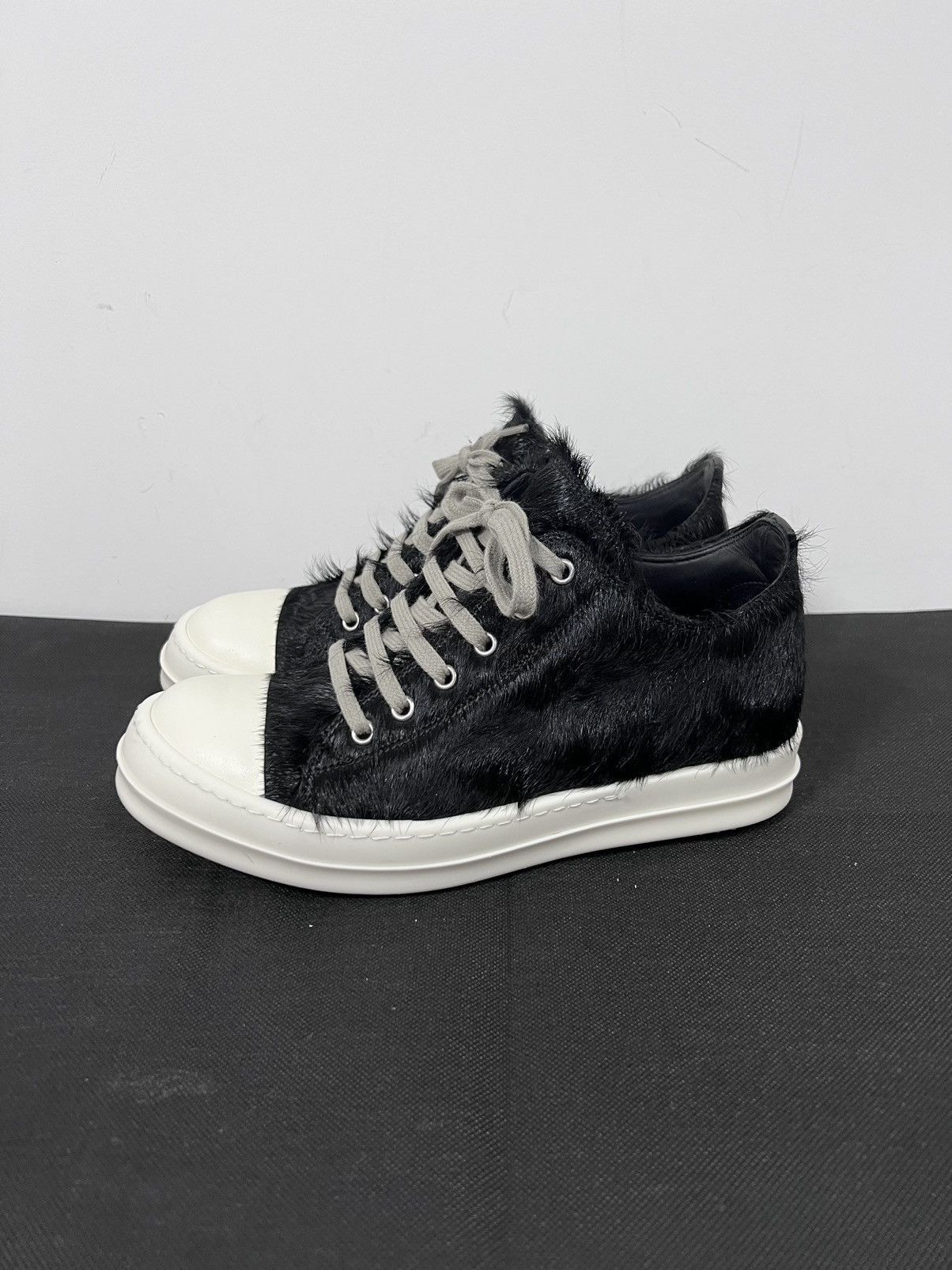 Rick Owens Rick owens 21fw pony hair ramones low sneakers Size US 6.5 / EU 39-40 - 3 Thumbnail