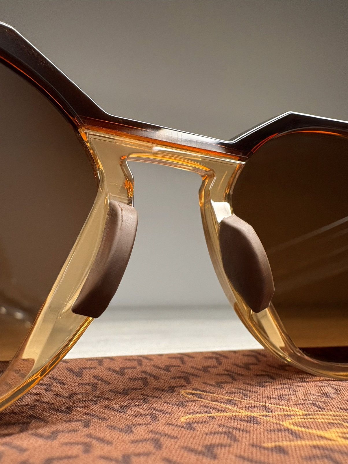 Oakley Oakley HSTN M x Kylian Mbappé Dark Amber/Light Curry Size ONE SIZE - 15 Thumbnail