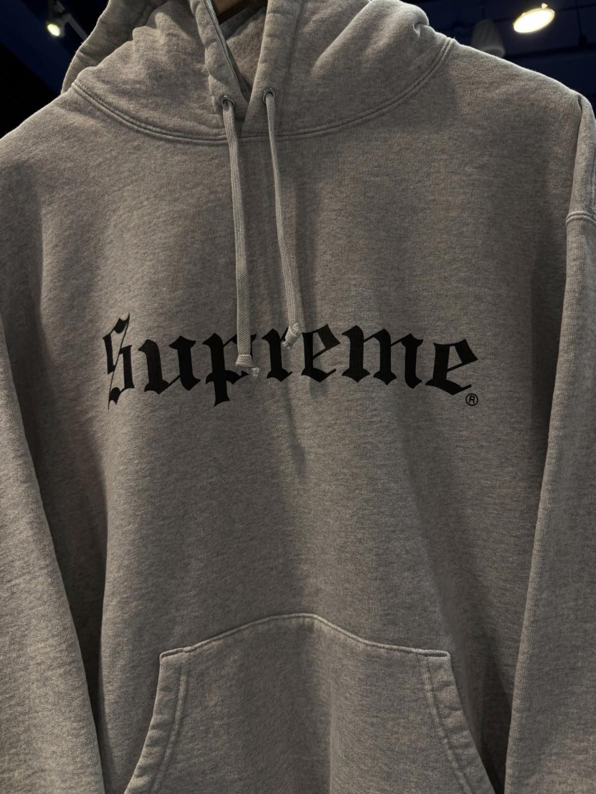Supreme Supreme Washed Old English Hooded Sweatshirt FW25 GREY LARGE Size US L / EU 52-54 / 3 - 3 Thumbnail