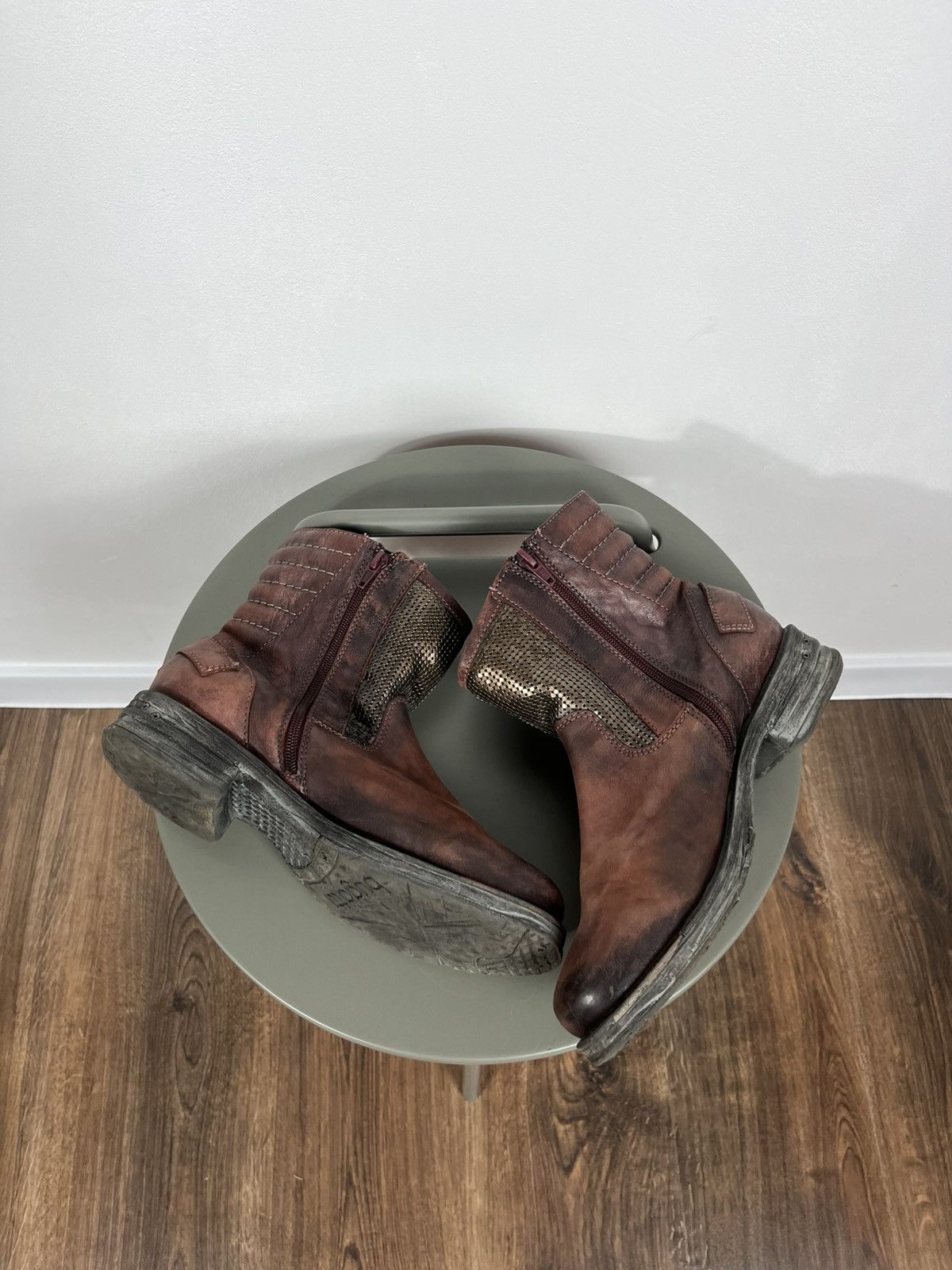 Bugatti Bugatti women’s distressed leather ankle boots size 39 Size US 8.5 / IT 38.5 - 8 Thumbnail