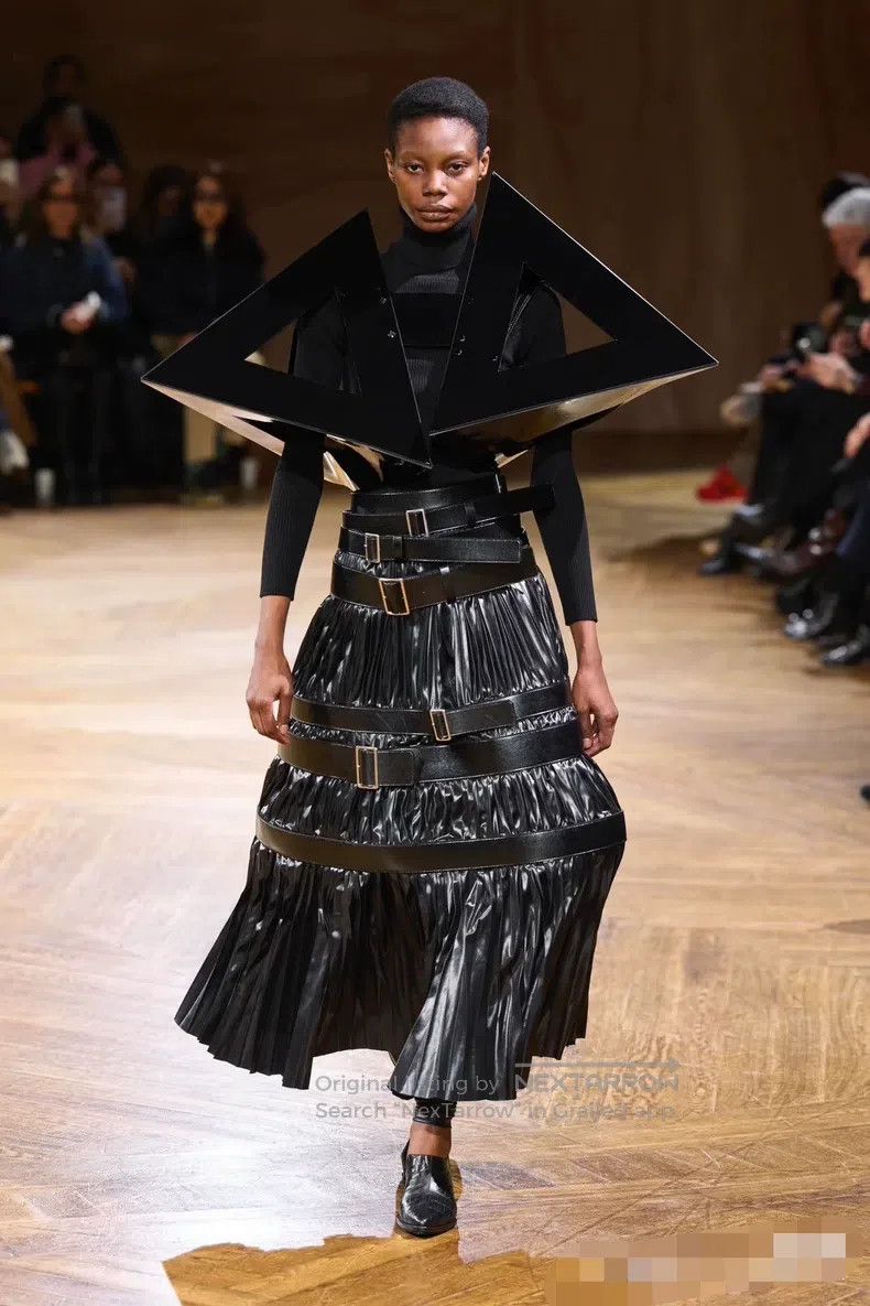 Junya Watanabe Junya Watanabe size S Belted pleated silhouette skirt Size 23" - 3 Thumbnail