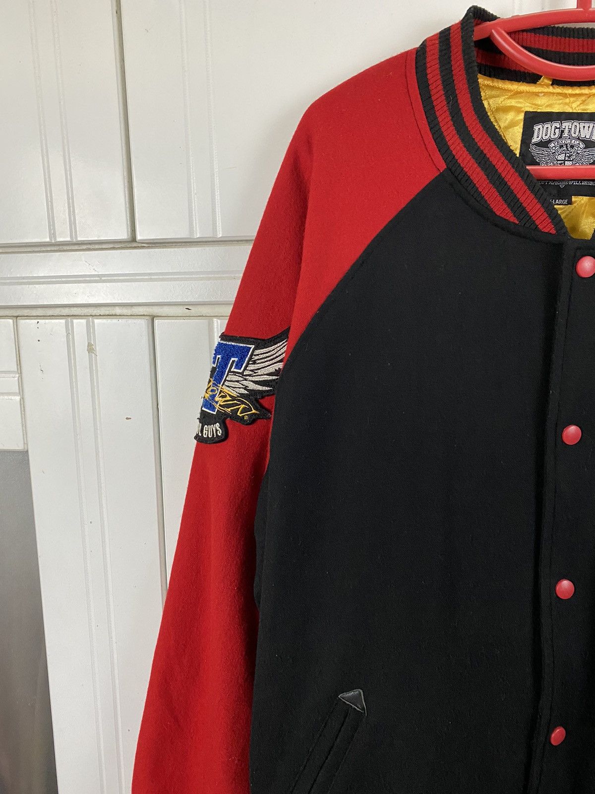 Dogtown ✅️DOG TOWN SKATEBOARD VARSITY BIG LOGO Size US XL / EU 56 / 4 - 6 Thumbnail