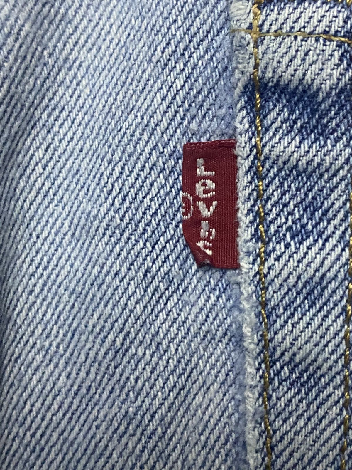 Levi's Vintage Levis 550 Y2K Light Wash Distressed Loose Jeans Size US 35 - 11 Thumbnail