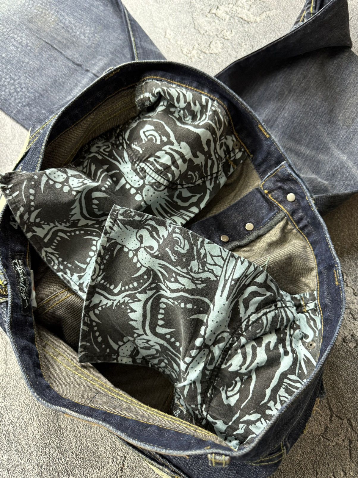 Ed Hardy Ed Hardy VNTG MultiLogo Rhistones Dragos Logo Jeans Pants Size US 42 / EU 58 - 19 Thumbnail