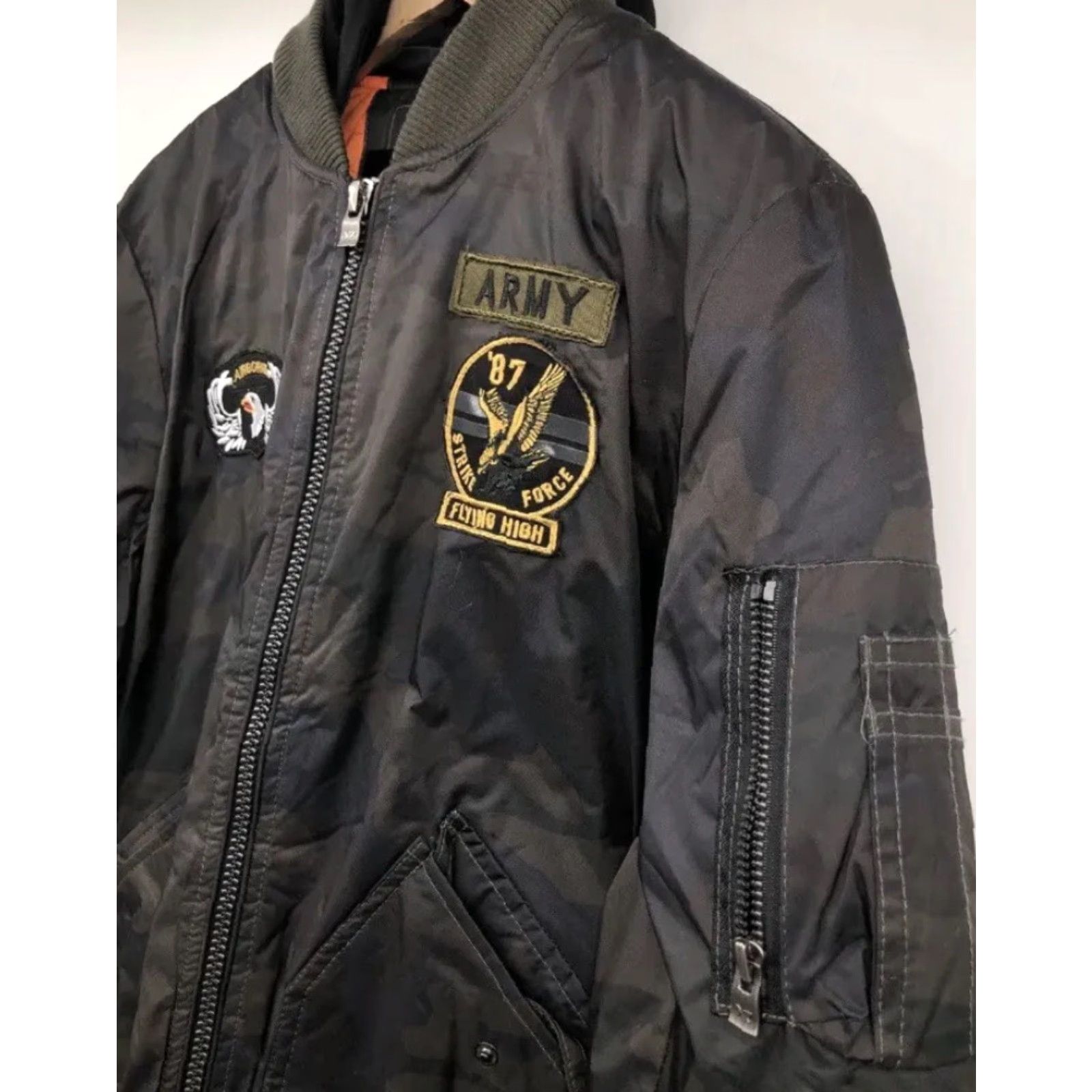 Vintage VINTAGE XRAY Army Camouflage Air Force Jacket Mens Bomber ZipUp Hoodie Size M Black Size US M / EU 48-50 / 2 - 3 Thumbnail