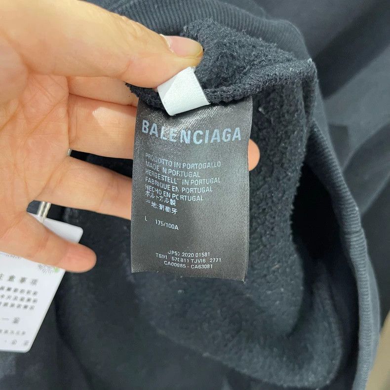 Balenciaga Balenciaga Seven language hooded sweatshirt, size L Size US L / EU 52-54 / 3 - 4 Thumbnail