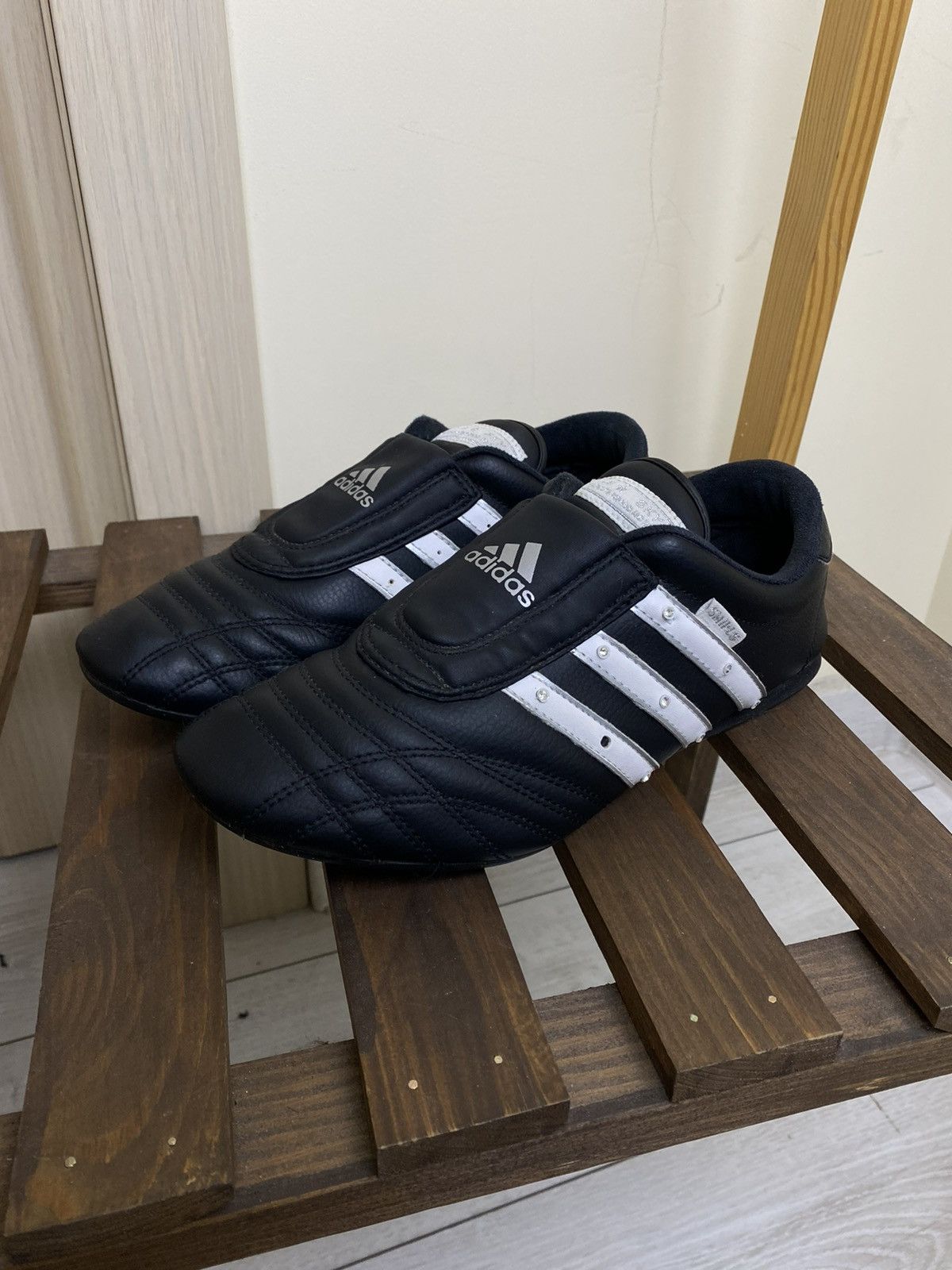 Vintage 2008 adidas Taekwondo Casual Sneakers Black White