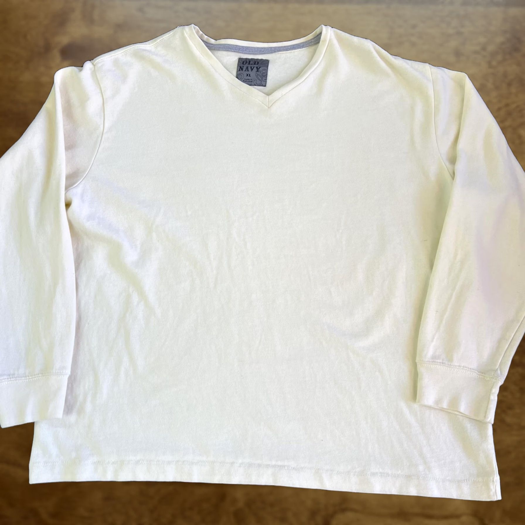 Old Navy Old Navy Shirt Mens XL White Long Sleeve V-Neck Cotton Tee T-Shirt Top Size US XL / EU 56 / 4 - 1 Thumbnail