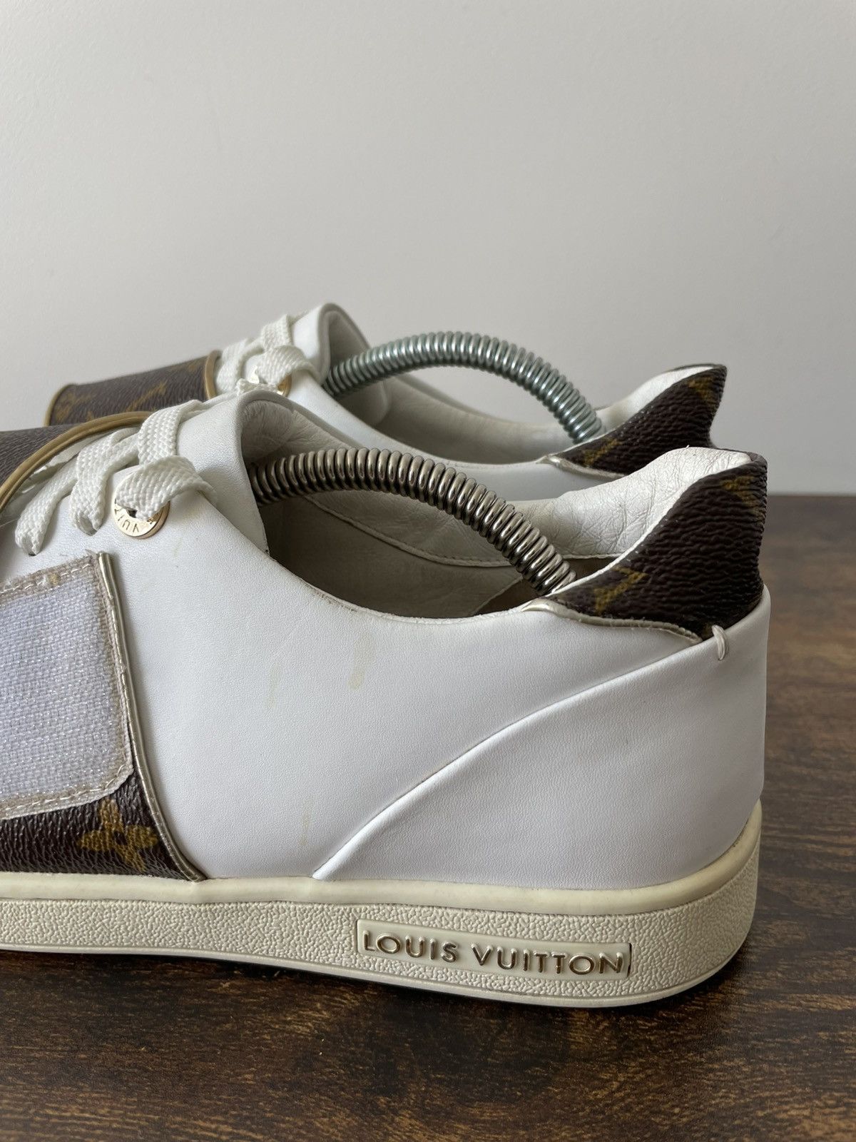 Louis Vuitton Louis Vuitton White Monogram Frontrow Sneakers Size US 8 / IT 38 - 12 Thumbnail