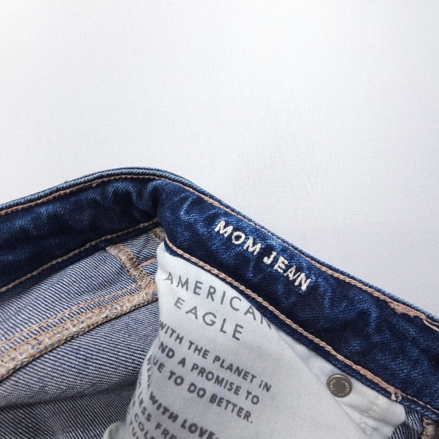 American Eagle Outfitters VINTAGE American Eagle Outfitters Mom Jeans Size 6 Distressed High Rise Dark Wash Floral Logo Blue Denim 90s Womens Jeans Size 28" / US 6 / IT 42 - 5 Thumbnail