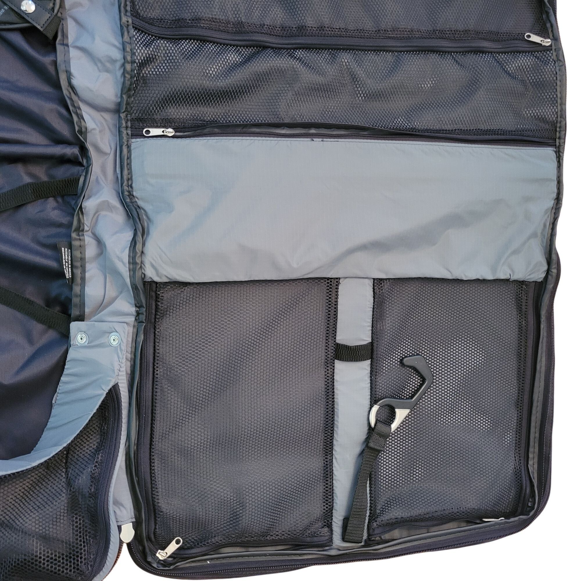 Samsonite Black Nylon Garment Bag Shoulder Strap Overnight C