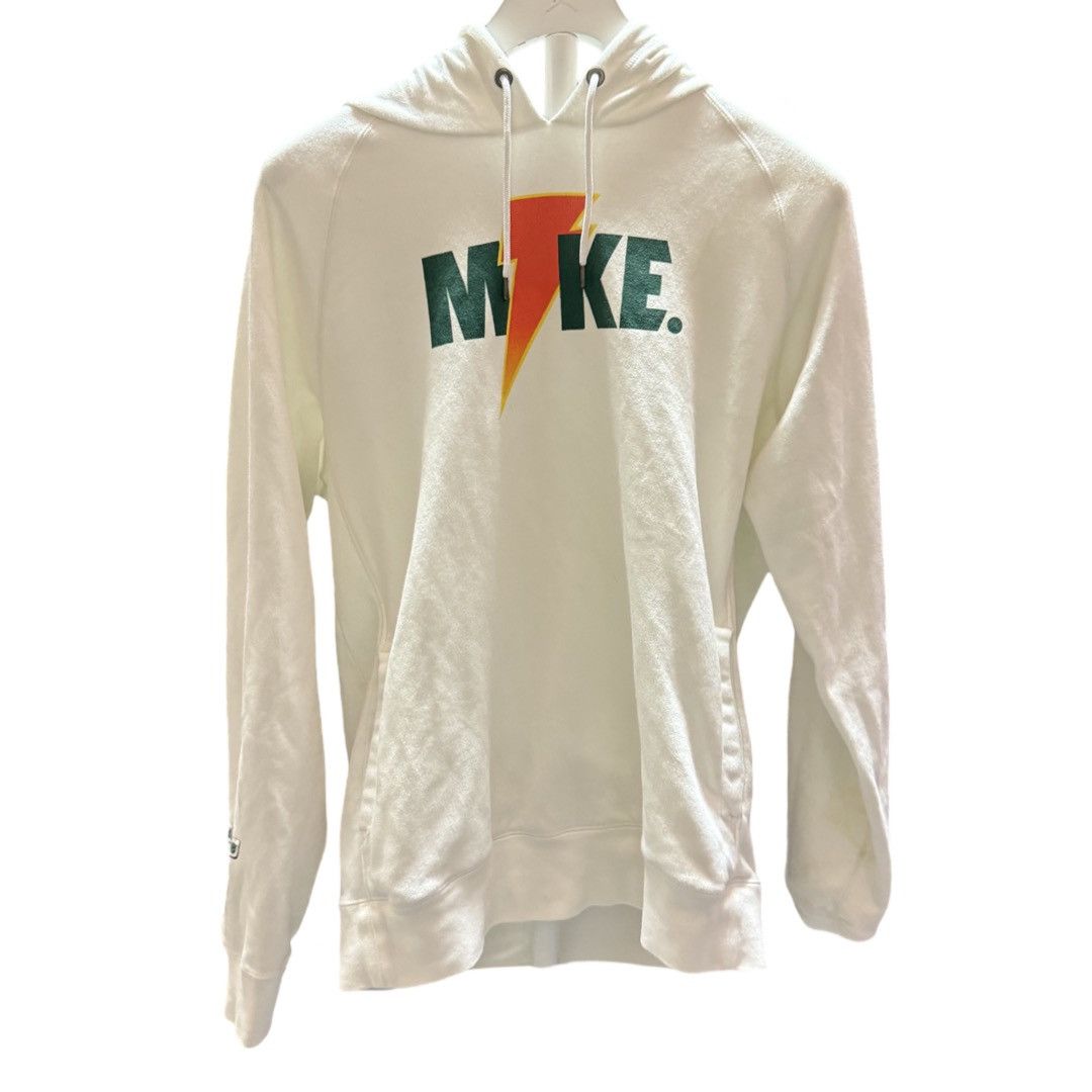 Jordan Brand Nike Air Jordan Mens "Like Mike" Gatorade Hoodie large white Size US L / EU 52-54 / 3 - 1 Thumbnail