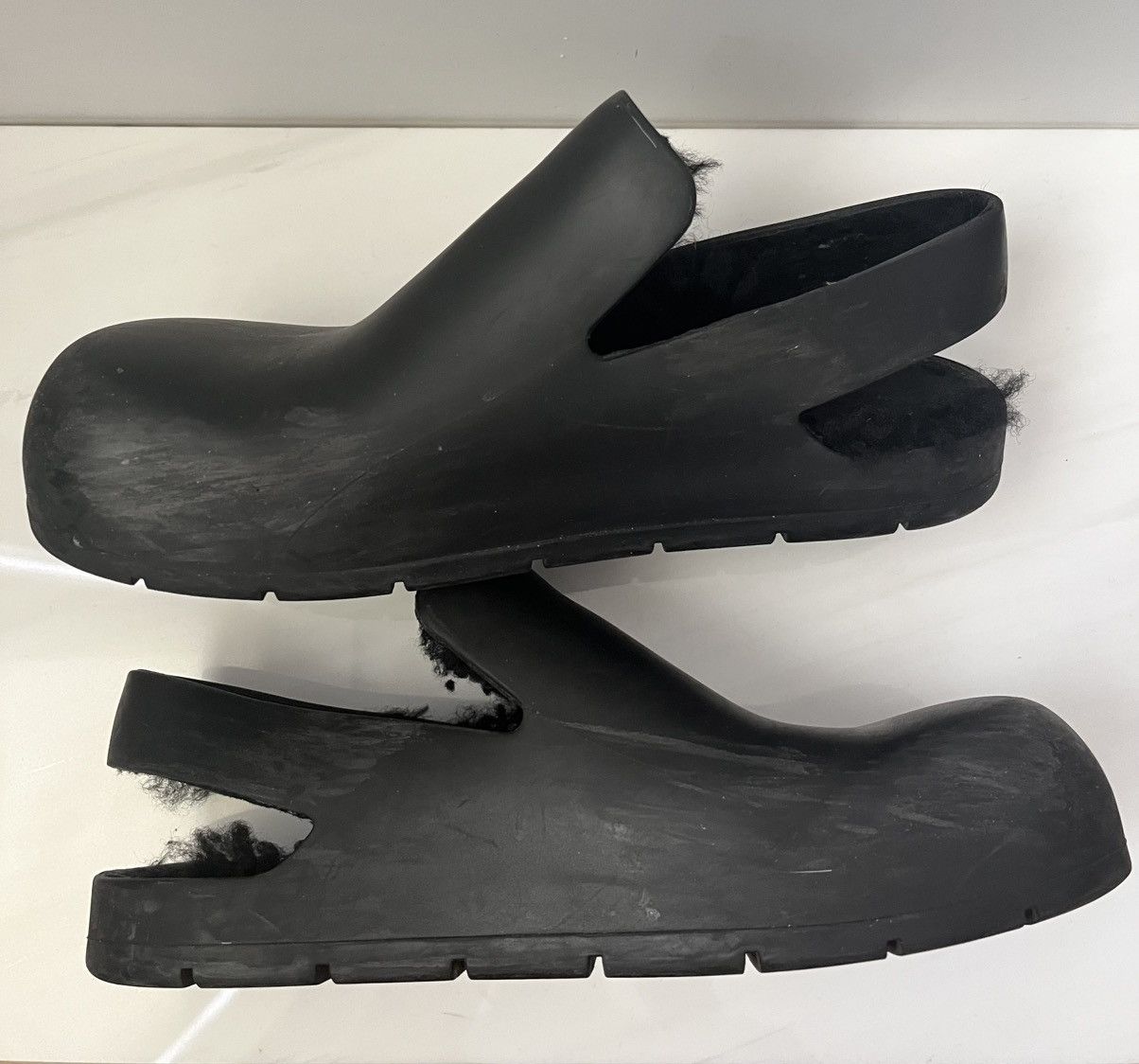 Bottega Veneta Bottega Veneta Black Rubber Clog Shearling Lined Size US 7 / EU 40 - 4 Thumbnail