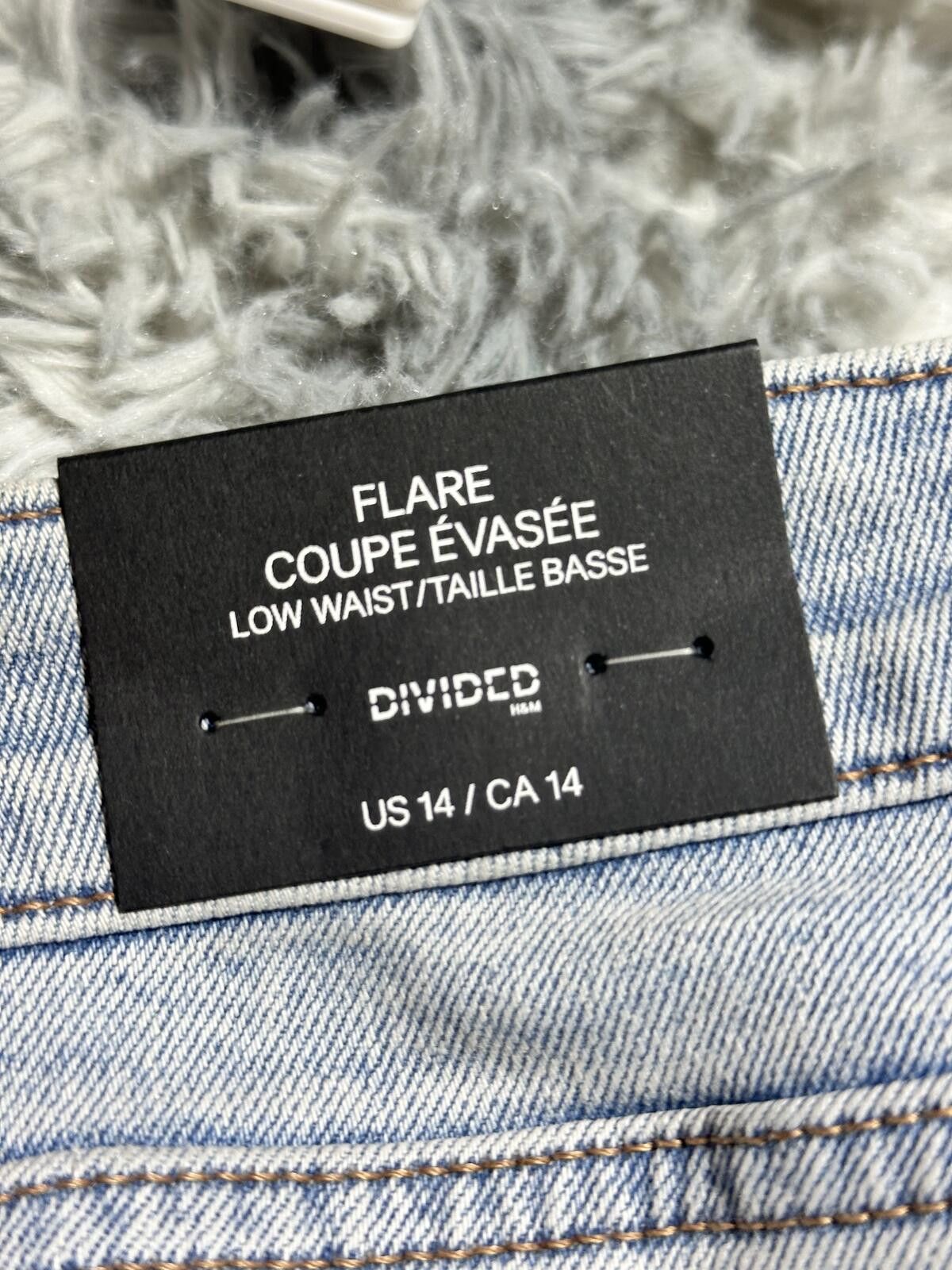 H&M H&M Light Blue Flared Jeans with Recycled Cotton - Size 28 Size 36" / US 14 / IT 50 - 4 Thumbnail