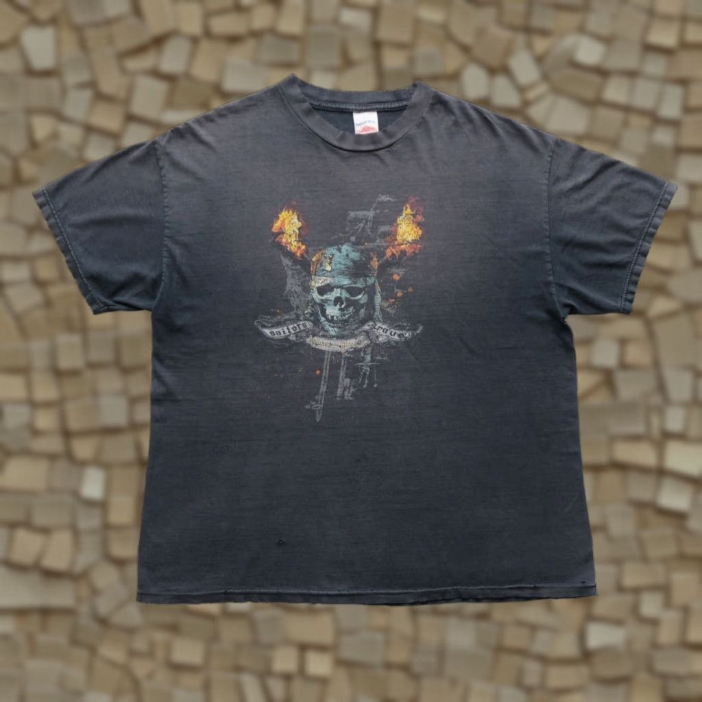 Vintage VINTAGE PIRATES OF THE CARIBBEAN T-SHIRT Men XL Black Short Sleeve Crew Neck Graphic Print 90s Theme Movie Sailors Grave Size US XL / EU 56 / 4 - 1 Thumbnail