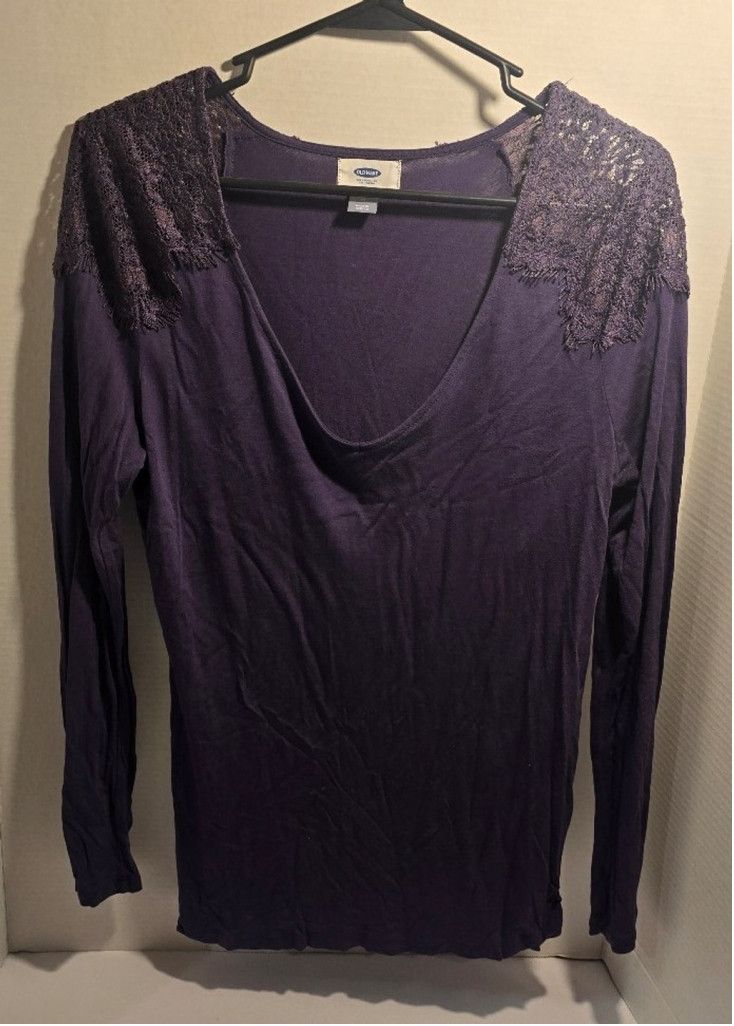 Old Navy Women's Old Navy Size medium shirt Size M / US 6-8 / IT 42-44 - 1 Thumbnail