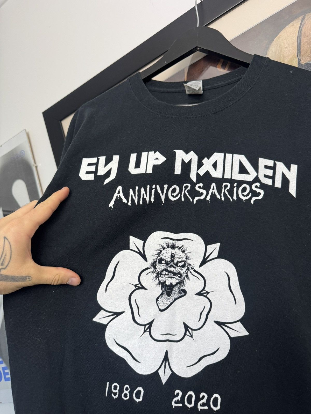 Band Tees Iron Maiden Ey Up Anniversary Band Tee Flower Logo Metal Size US L / EU 52-54 / 3 - 2 Thumbnail