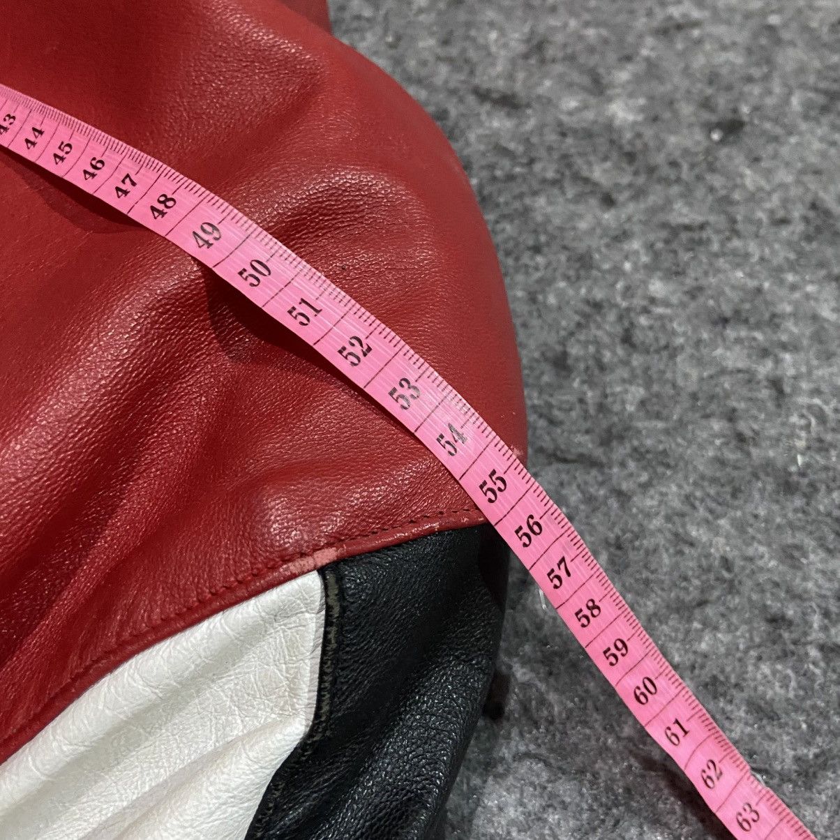 Jeff Hamilton Vintage Jeff Hamilton Threepeat Bulls Leather Jacket Size US S / EU 44-46 / 1 - 16 Thumbnail