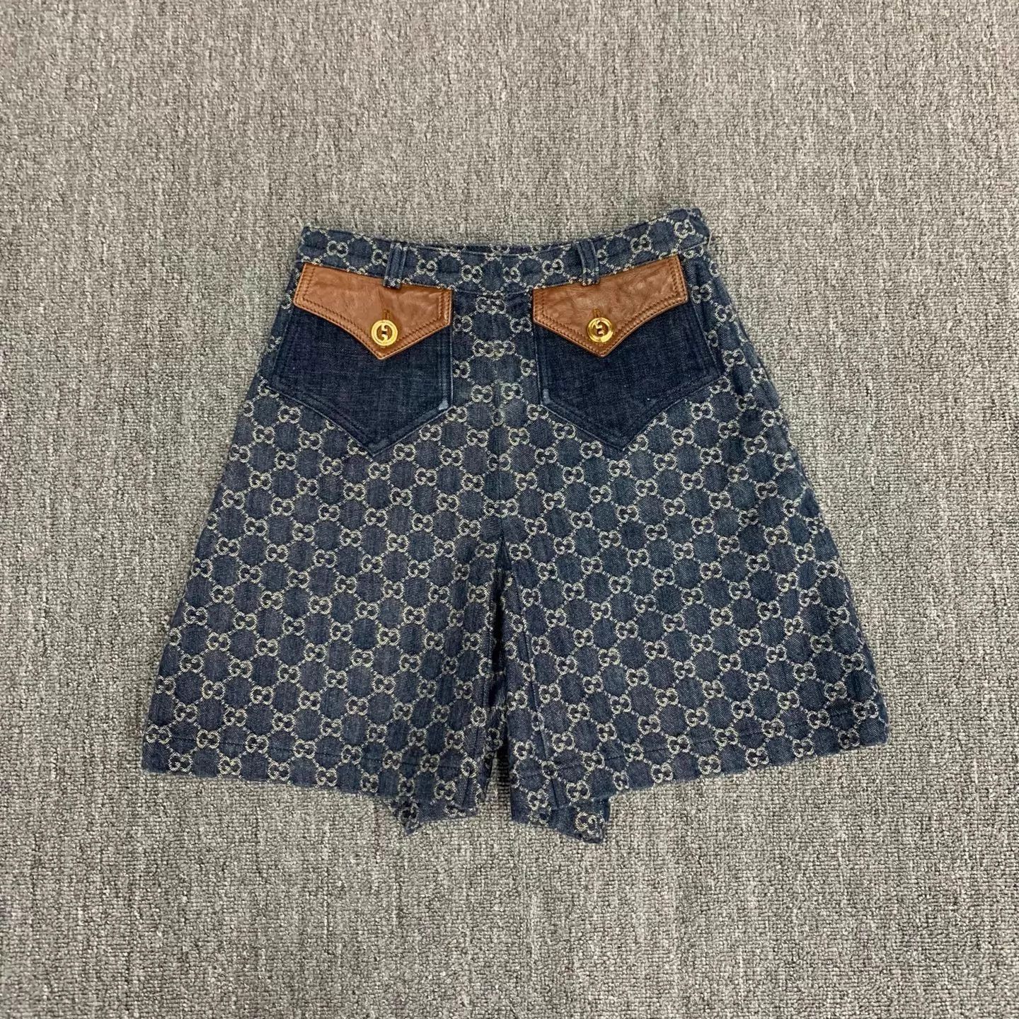 Gucci GUCCI Blue Colorblock Allover Logo Denim Shorts 38 Size 26" / US 2 / IT 38 - 1 Thumbnail