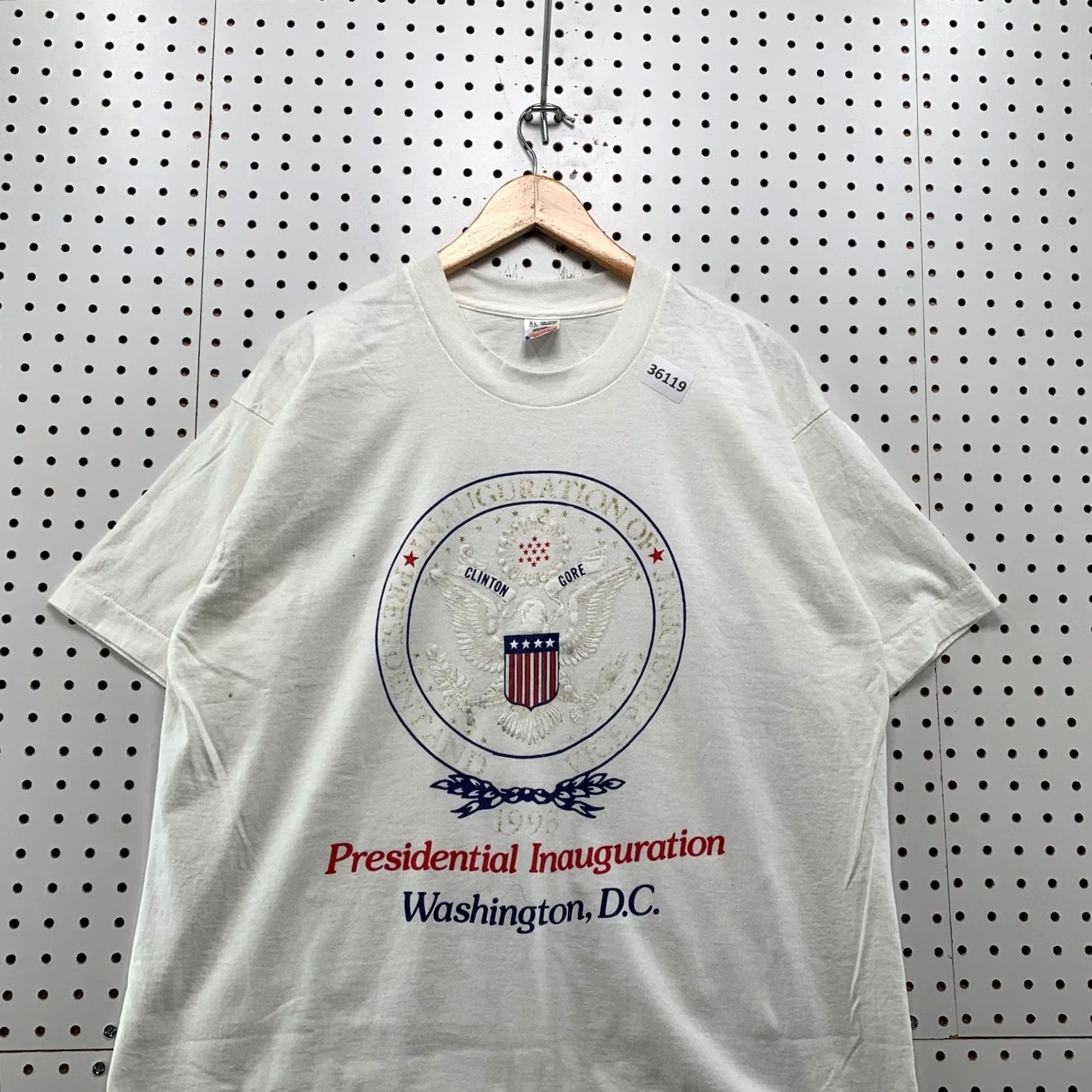 Fruit Of The Loom VINTAGE Bill Clinton USA Inauguration Shirt Mens XL White 1993 90s USA 23x30.5 Crew Neck Short Sleeve Fruit of the Loom T-Shirt} Size US XL / EU 56 / 4 - 2 Thumbnail