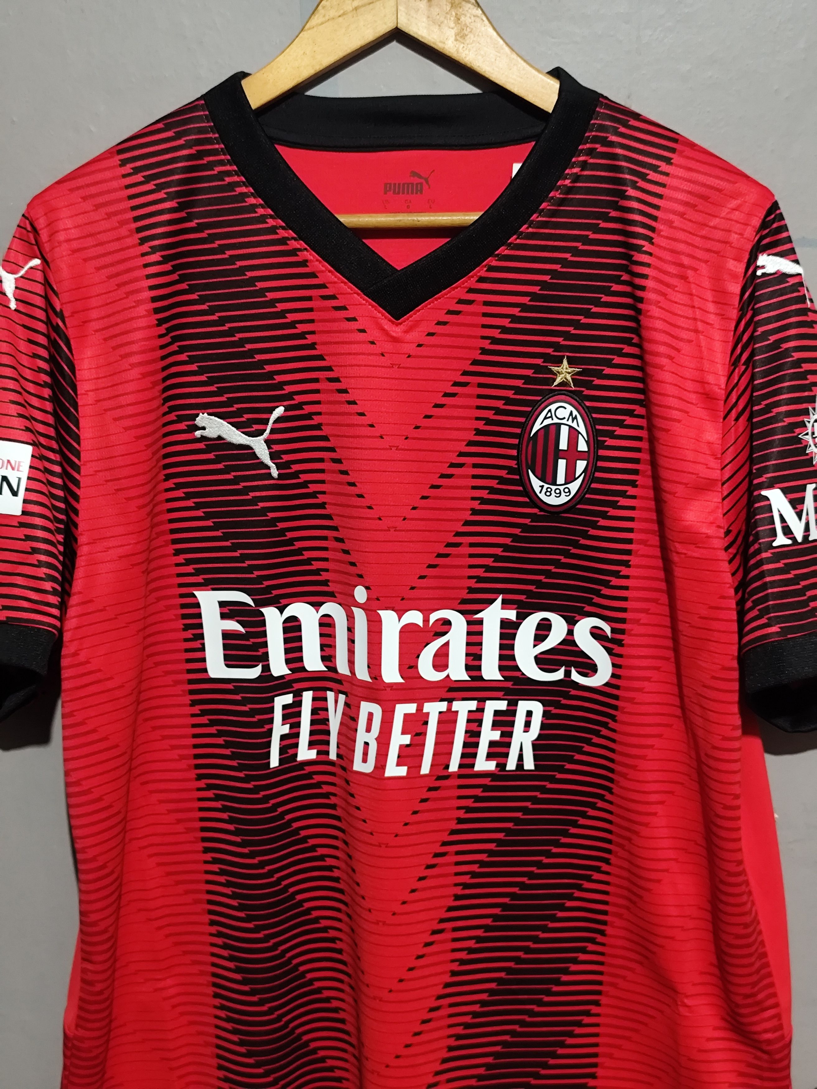 Puma Puma x AC Milan 2023/2024 #22 Kaka Home Jersey Size US L / EU 52-54 / 3 - 21 Thumbnail