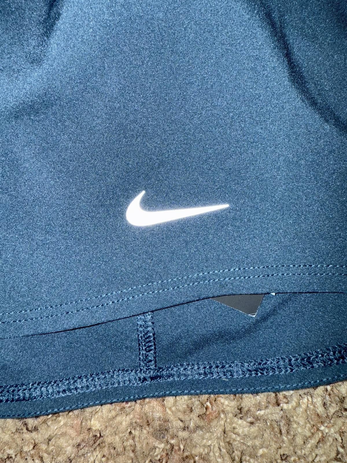 Nike Nike One Women's Dri-FIT Mid-Rise 3" Brief-Lined Shorts Sample Size 26" / US 2 / IT 38 - 4 Thumbnail
