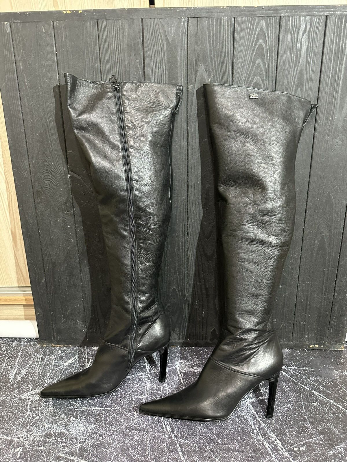 Buffalo London Buffalo London Women’s Leather Heels boots size 38 Size US 8 / IT 38 - 3 Thumbnail