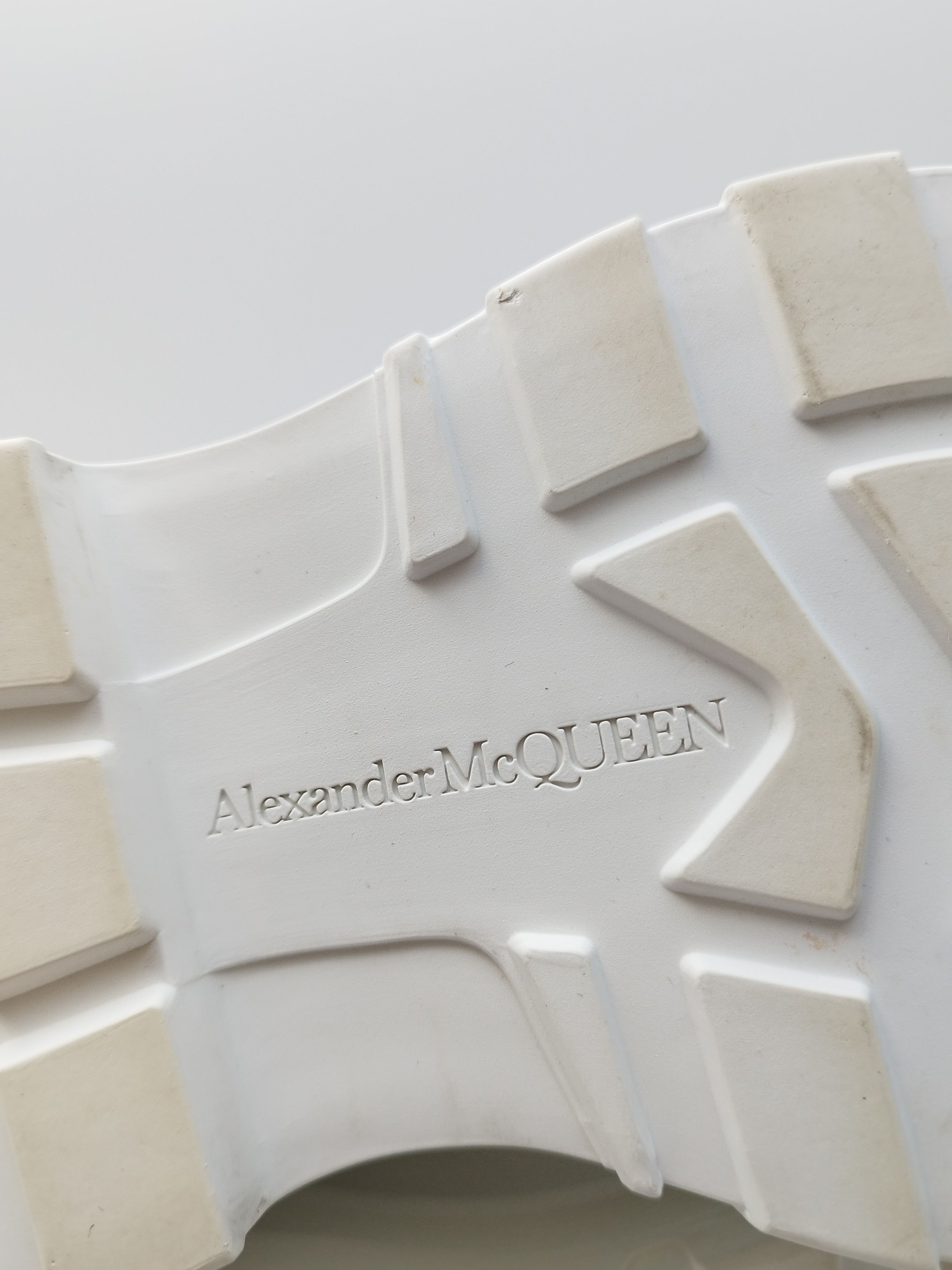 Alexander McQueen Alexander McQueen Chelsea white boots Size US 7.5 / IT 37.5 - 15 Thumbnail