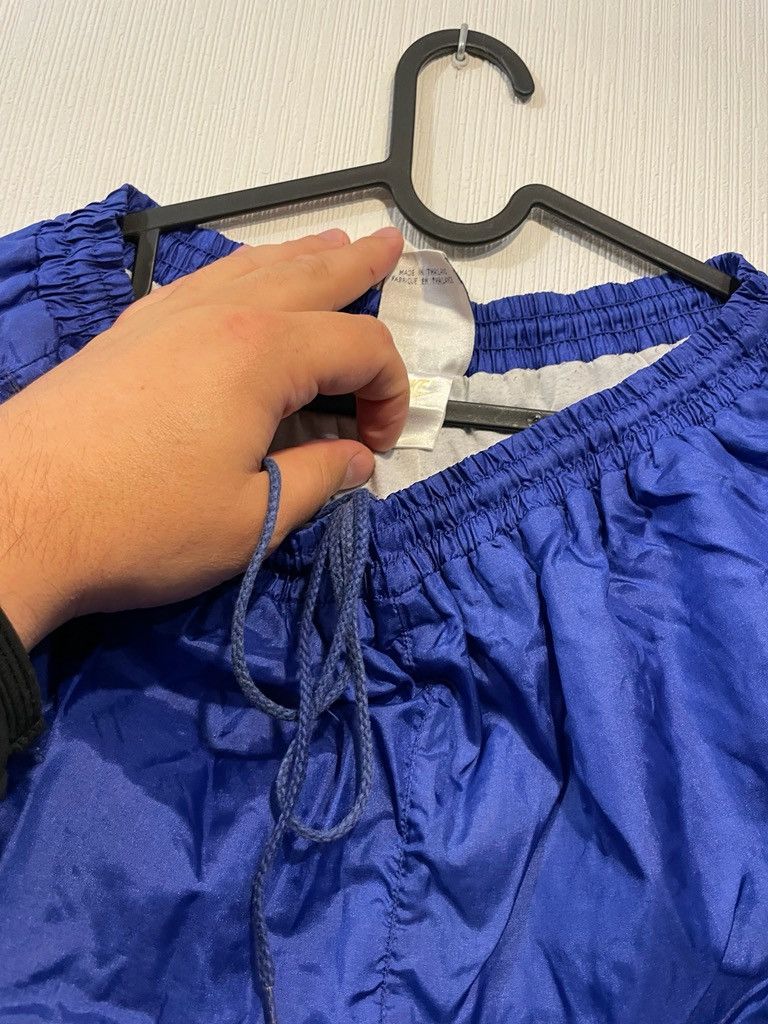 Nike × Vintage Vintage Nike International Nylon Track Pants 90s Swoosh Y2K Size US 36 / EU 52 - 4 Thumbnail