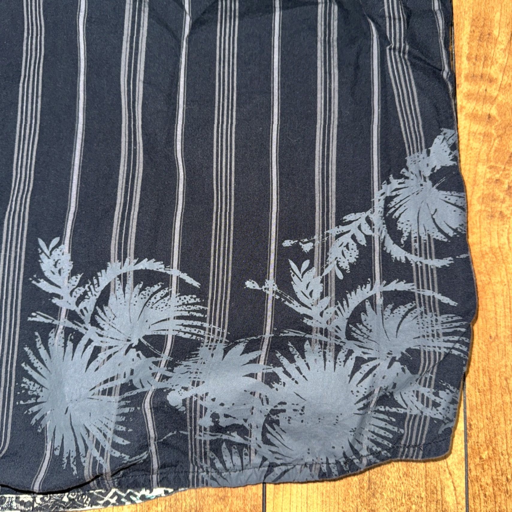 Billabong VINTAGE Billabong Shirt XL Black Striped Button-Up Short Sleeve Y2K Surf Skate Retro Palm Tree Mens Size US XL / EU 56 / 4 - 6 Thumbnail