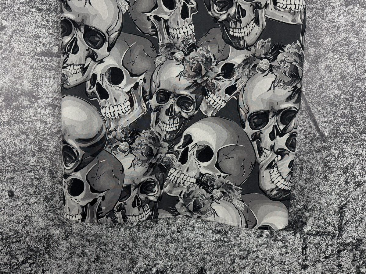 Vintage Vintage Skulls All Over Print Hawaiian Shirt Button Up XL Size US XL / EU 56 / 4 - 9 Thumbnail