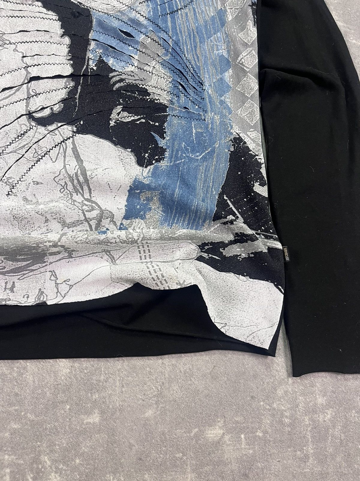 Just Cavalli 00s Cavalli Abstract Faces Painting Longsleeve 50 Size US M / EU 48-50 / 2 - 7 Thumbnail