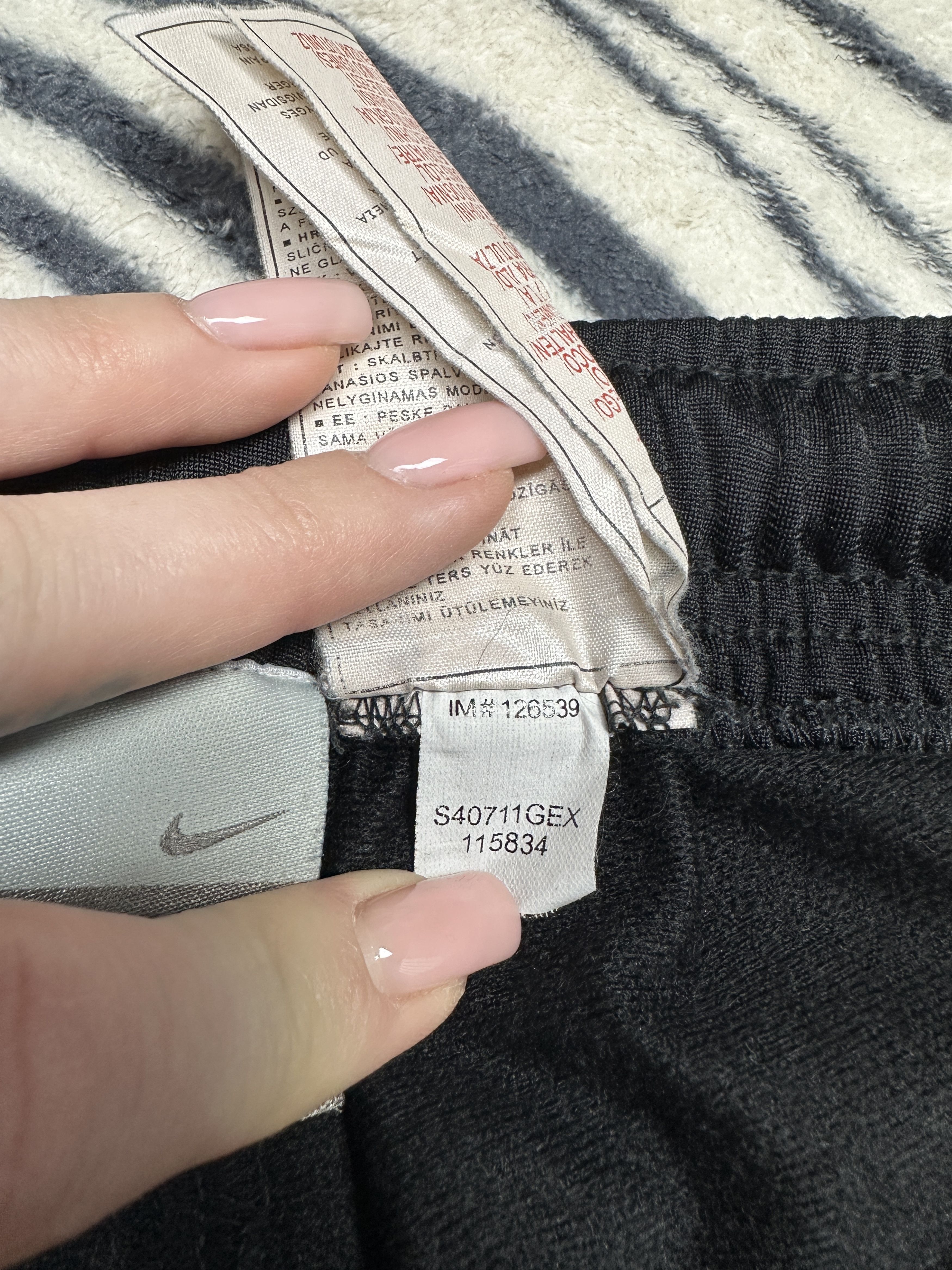 Nike Nike Vintage Mens Baggy Track Pants Size US 36 / EU 52 - 9 Thumbnail