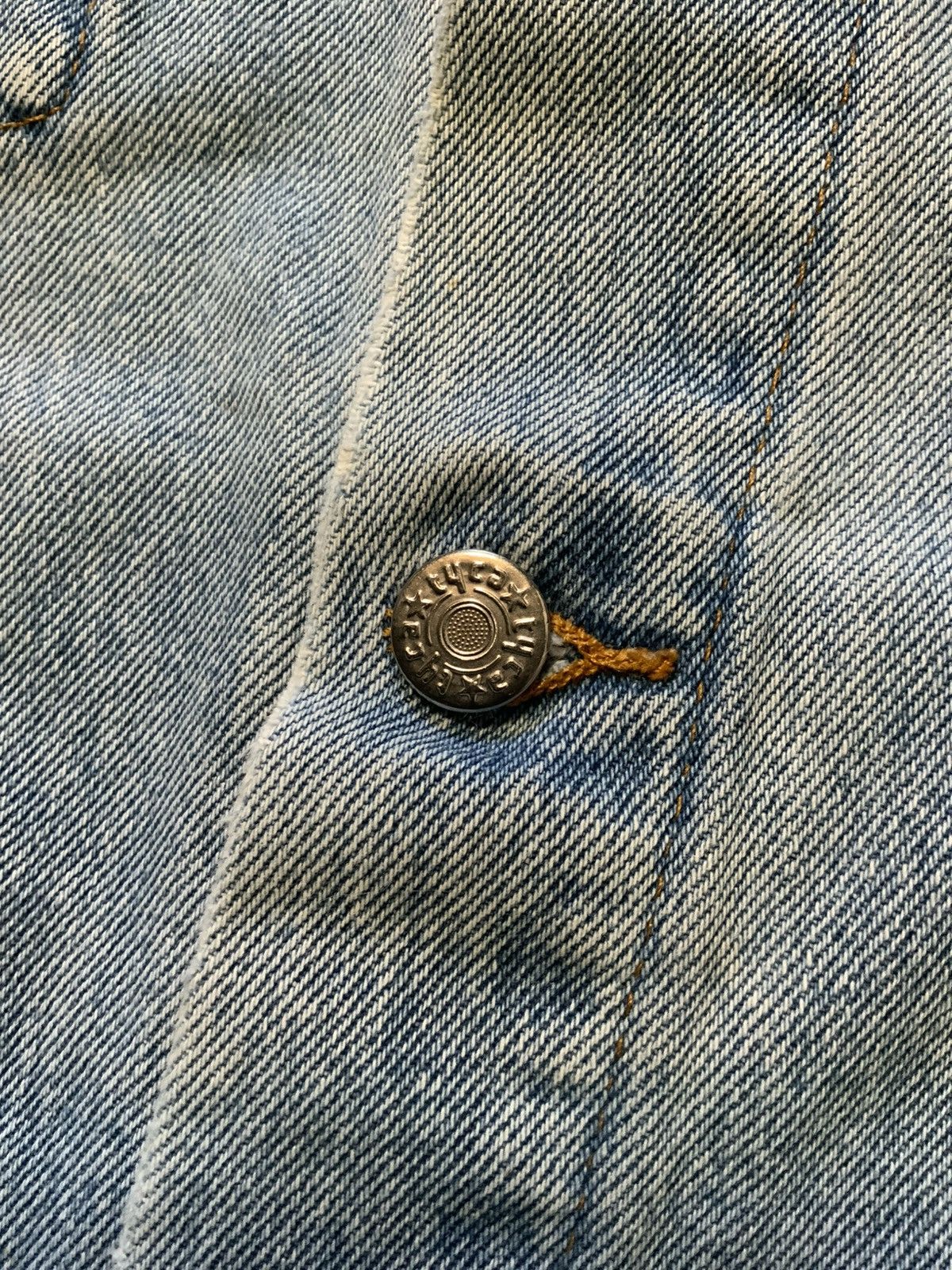 Vintage 80s 90s TGI Friday’s The World Embossed Denim Jean Jacket Size US L / EU 52-54 / 3 - 7 Thumbnail