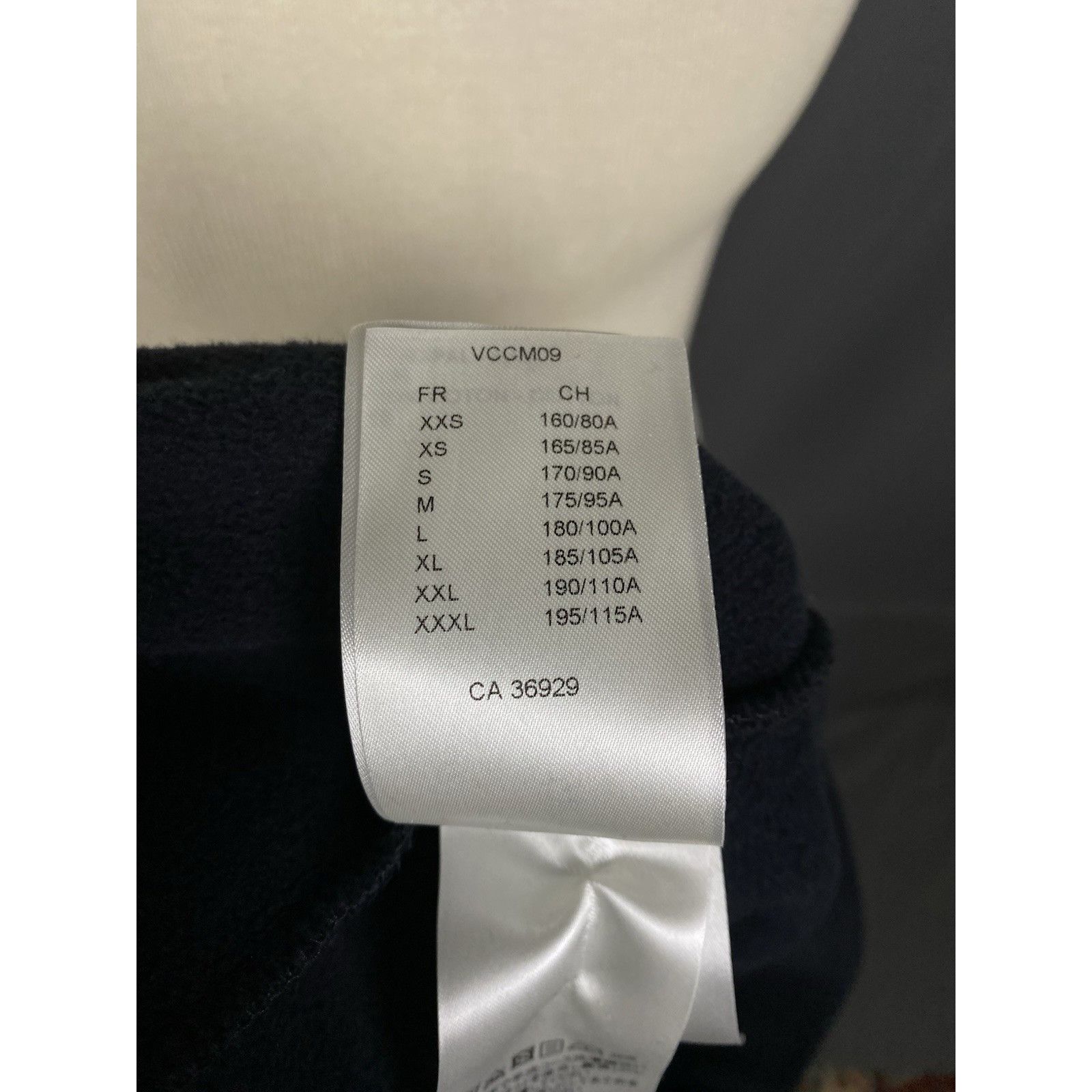 Louis Vuitton NWT Louis Vuitton Multi-Tools Embroidered Men's Black Hoodi Size US XXL / EU 58 / 5 - 20 Thumbnail