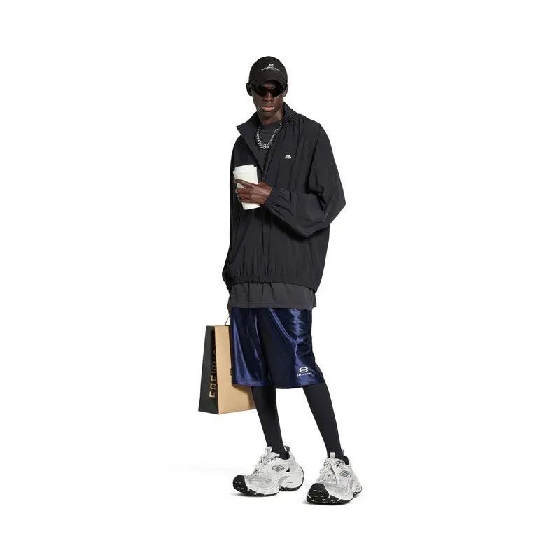 Balenciaga o1w1db11225 Activewear Windbreaker Jacket in Black Size US S / EU 44-46 / 1 - 3 Thumbnail