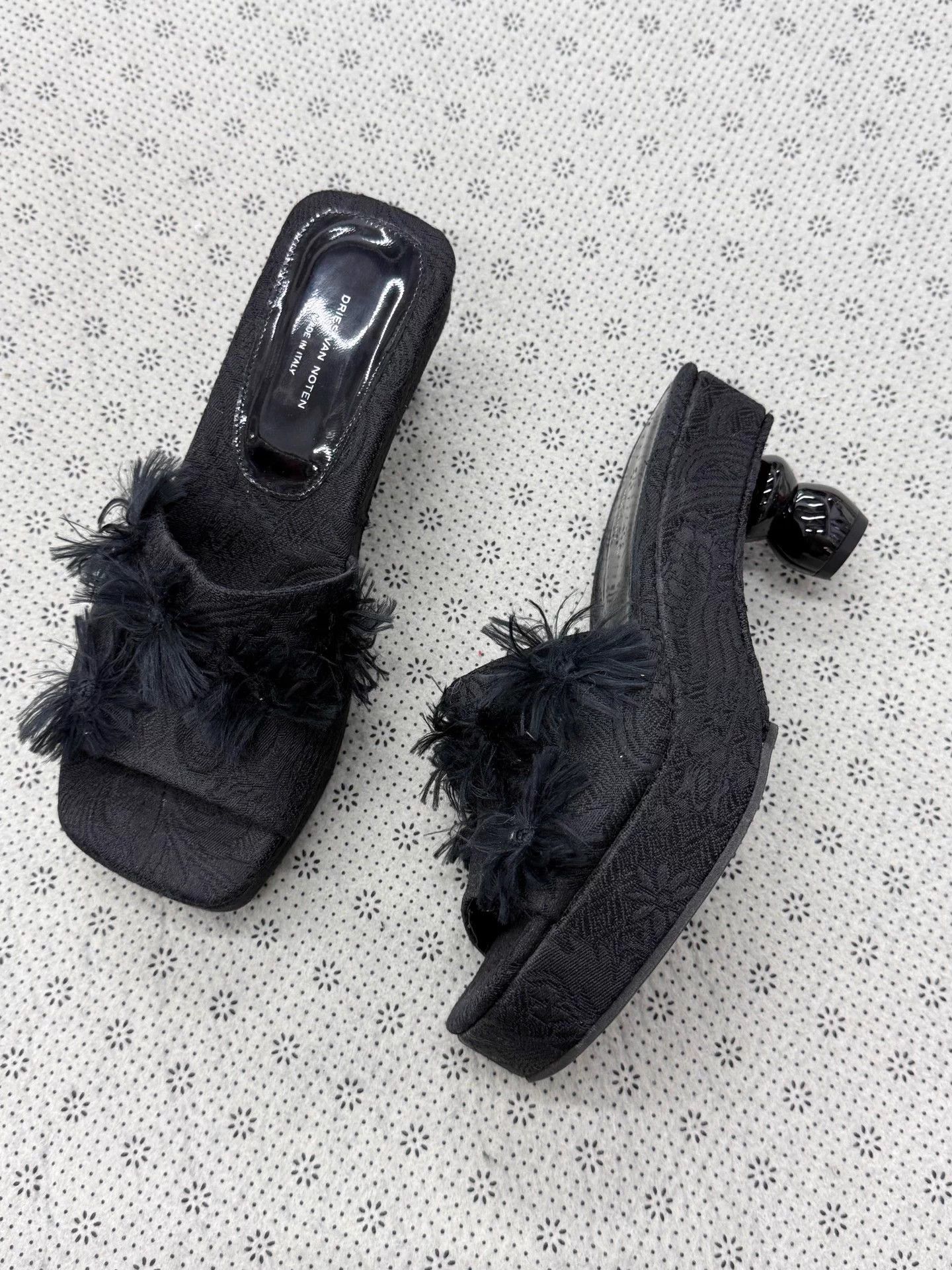 Dries Van Noten Dries Van Noten Black Faux Fur Beaded 38 Unused Size US 7 / IT 37 - 2 Thumbnail