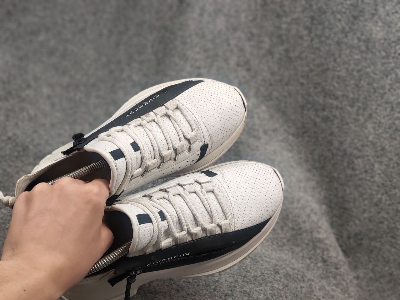 Givenchy Givenchy spectre runner sneakers leather Logo Zip Shoes Size US 8.5 / IT 38.5 - 13 Thumbnail
