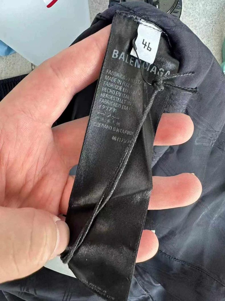 Balenciaga Balenciaga size 46 Crinkled slogan full-print shorts Size US 30 / EU 46 - 5 Thumbnail