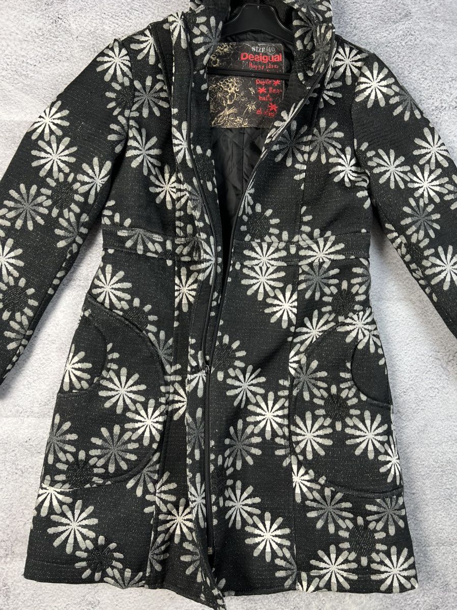 Designer × Desigual Desigual embroidered monogram hooded coat Size S / US 4 / IT 40 - 7 Thumbnail