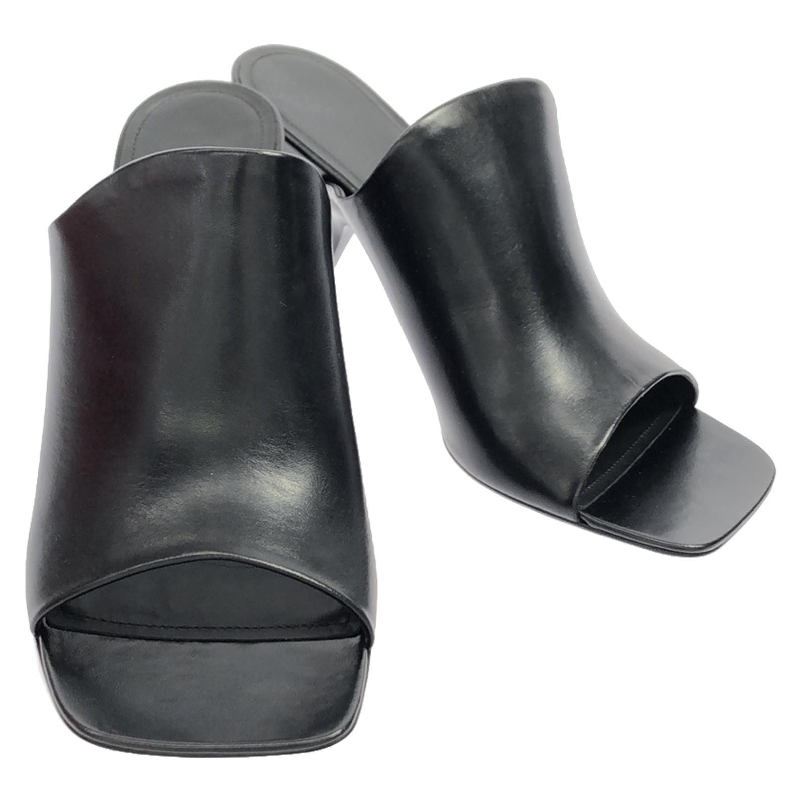Salvatore Ferragamo Salvatore Ferragamo Mules Leather Shoes Leather Shoes 7664506.5 in Black, Women's