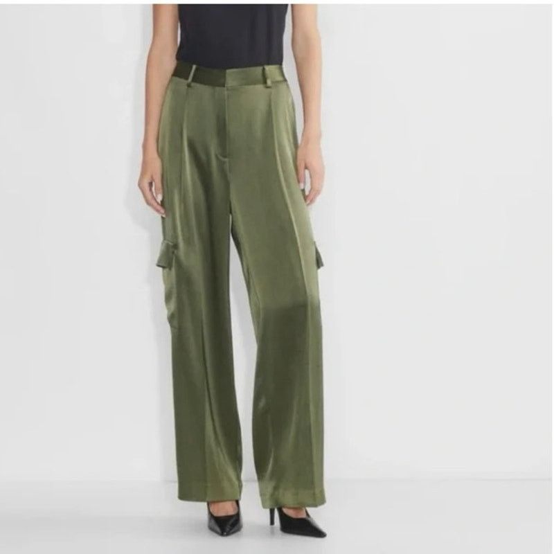 Aritzia NWT Aritzia Babaton Outgoing Army Green Satin Cargo Pants 8 Size 30" / US 8 / IT 44 - 1 Thumbnail
