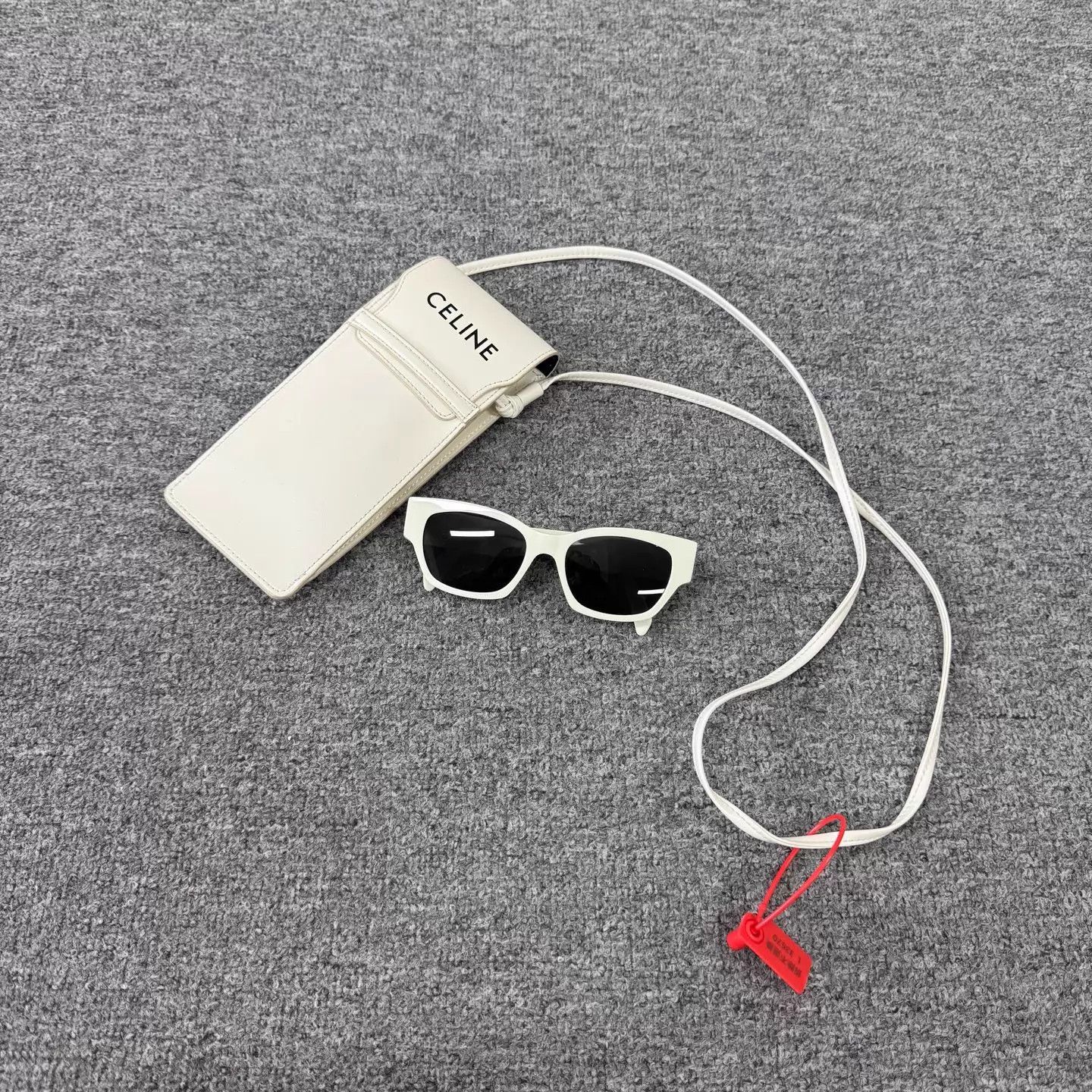 Celine Celine cat-eye rectangle white sunnies 99 new box Size ONE SIZE - 1 Thumbnail