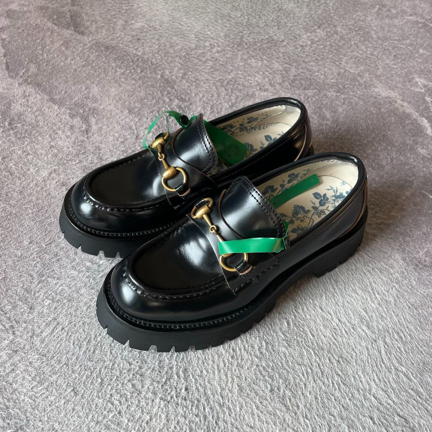 Gucci Gucci Black Lowtop Sneakers 37 Women Size US 6.5 / IT 36.5 - 1 Thumbnail