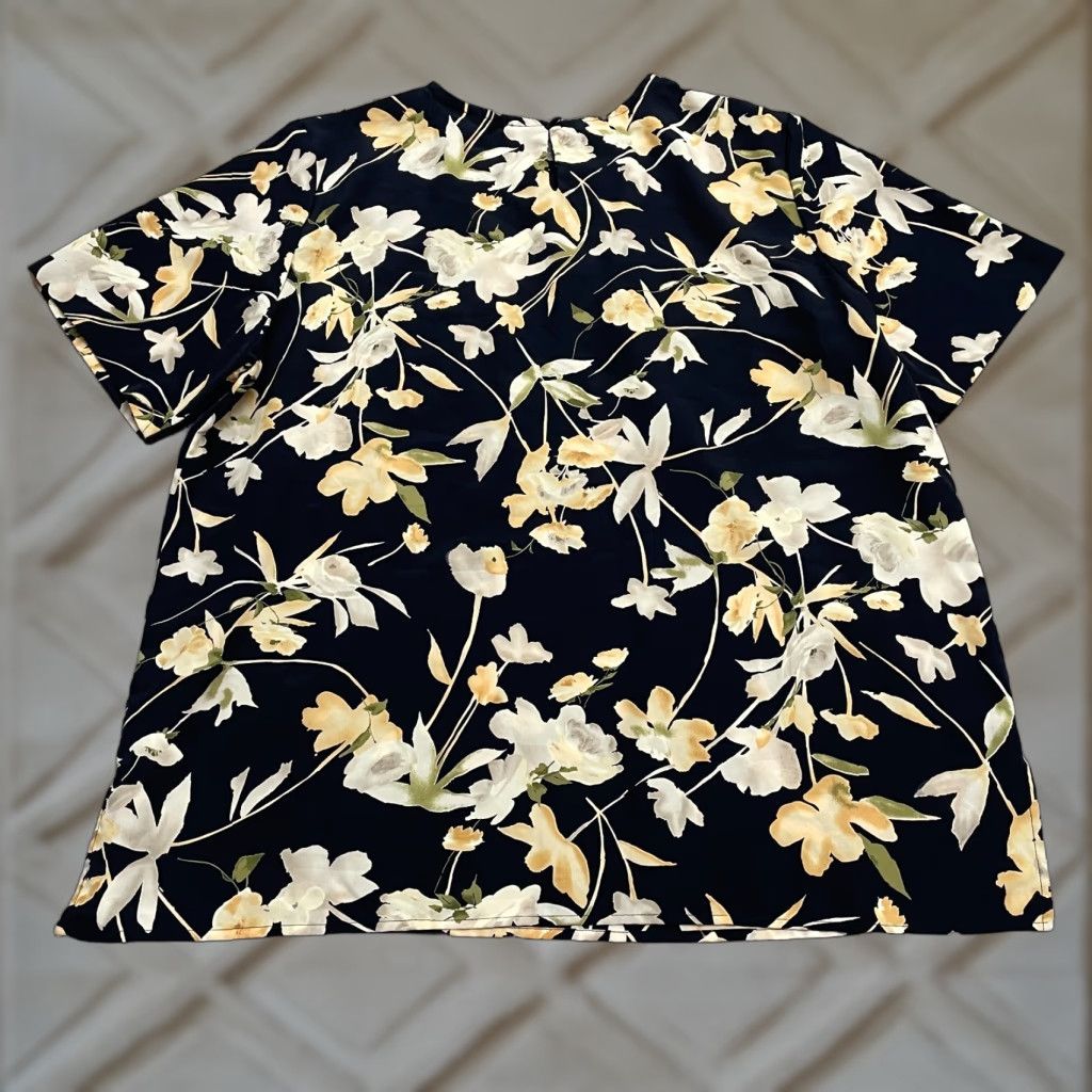 Vintage Studio C II Classic Floral Blouse Womens 24 Black Crew Neck Short Sleeve Top Size 4XL / US 24-26 - 1 Thumbnail