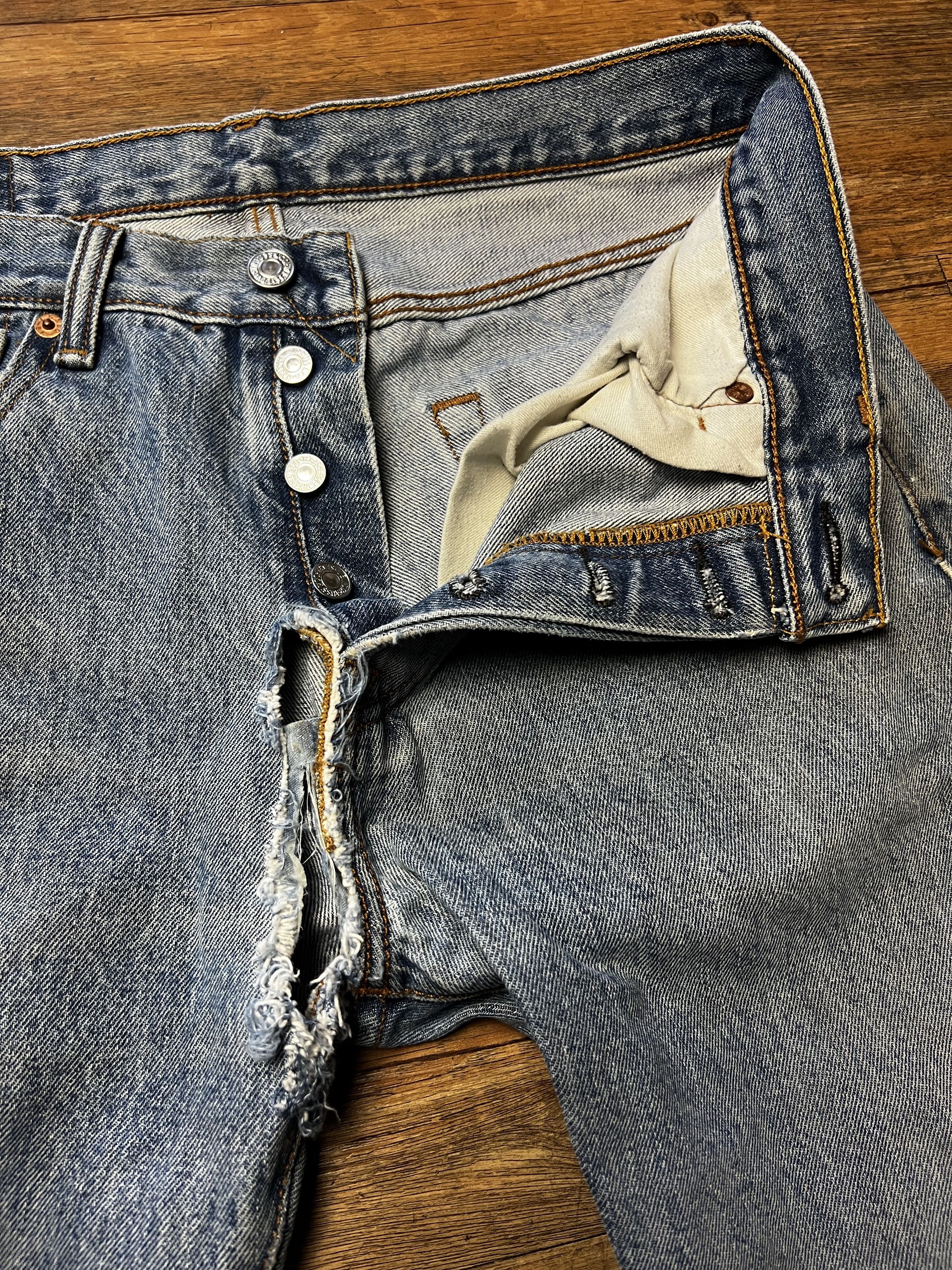 Levi's Vintage Clothing Vintage 501 Levi's Straight Leg Blue Button Fly Denim Jeans Size US 30 / EU 46 - 7 Thumbnail